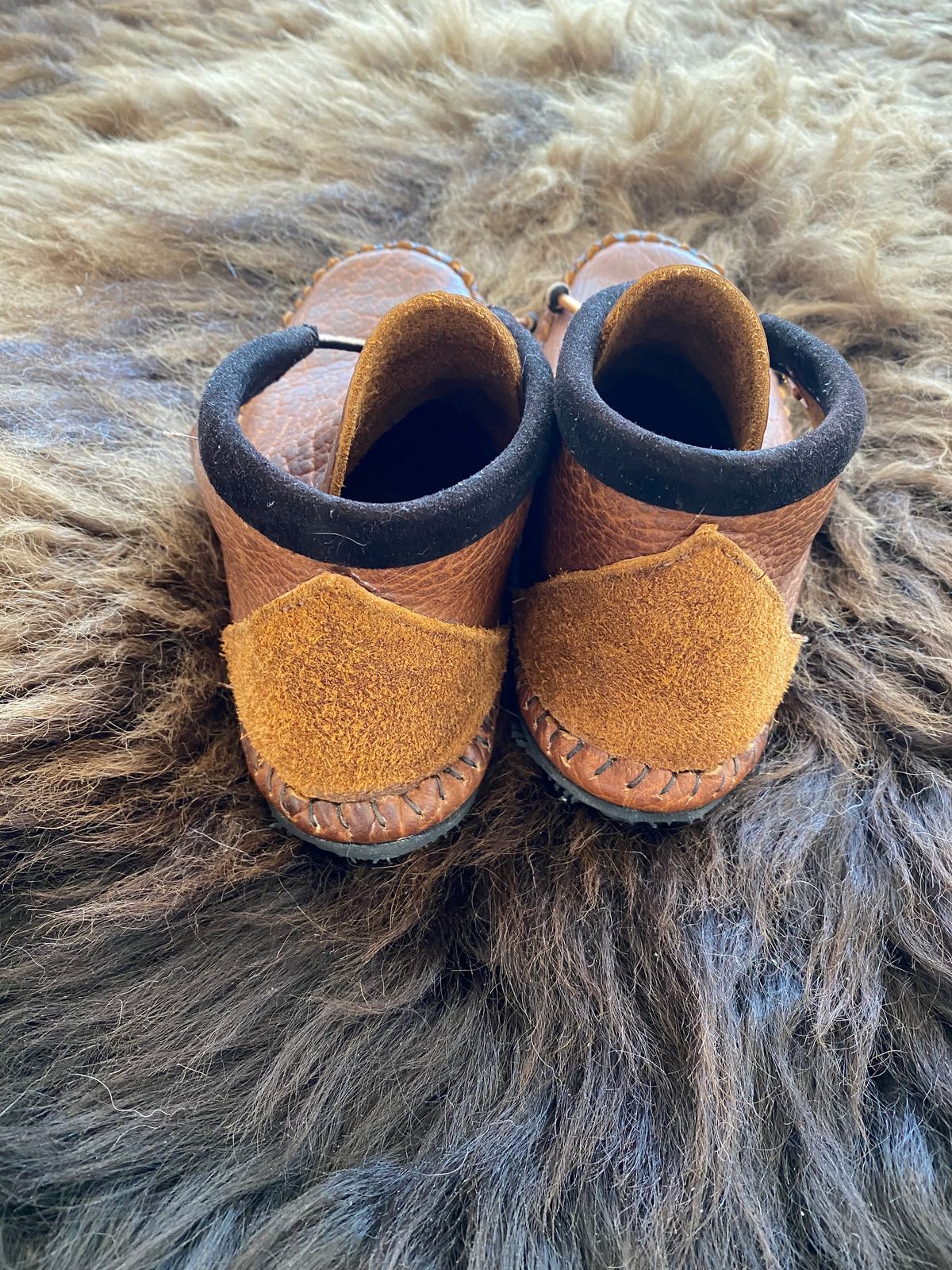 Photo by chris.8888 on March 12, 2025 of the White Bear Moccasins Tate Chukka in Law Tanning Cognac Big Horn Shrunken Bison.