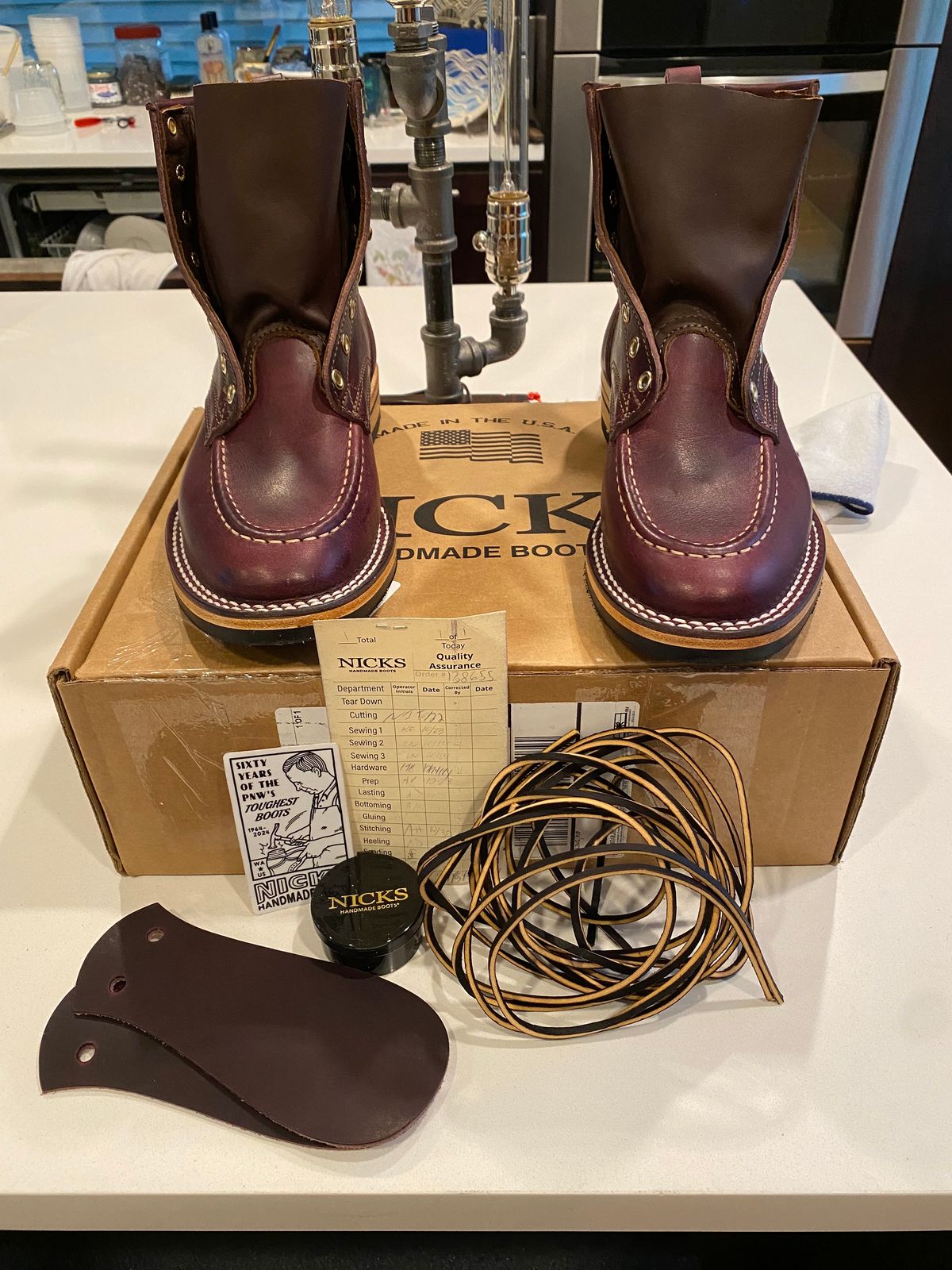 Photo by chris.8888 on November 5, 2024 of the Nicks x Parkhurst V3 in Horween Color 8 Cypress.