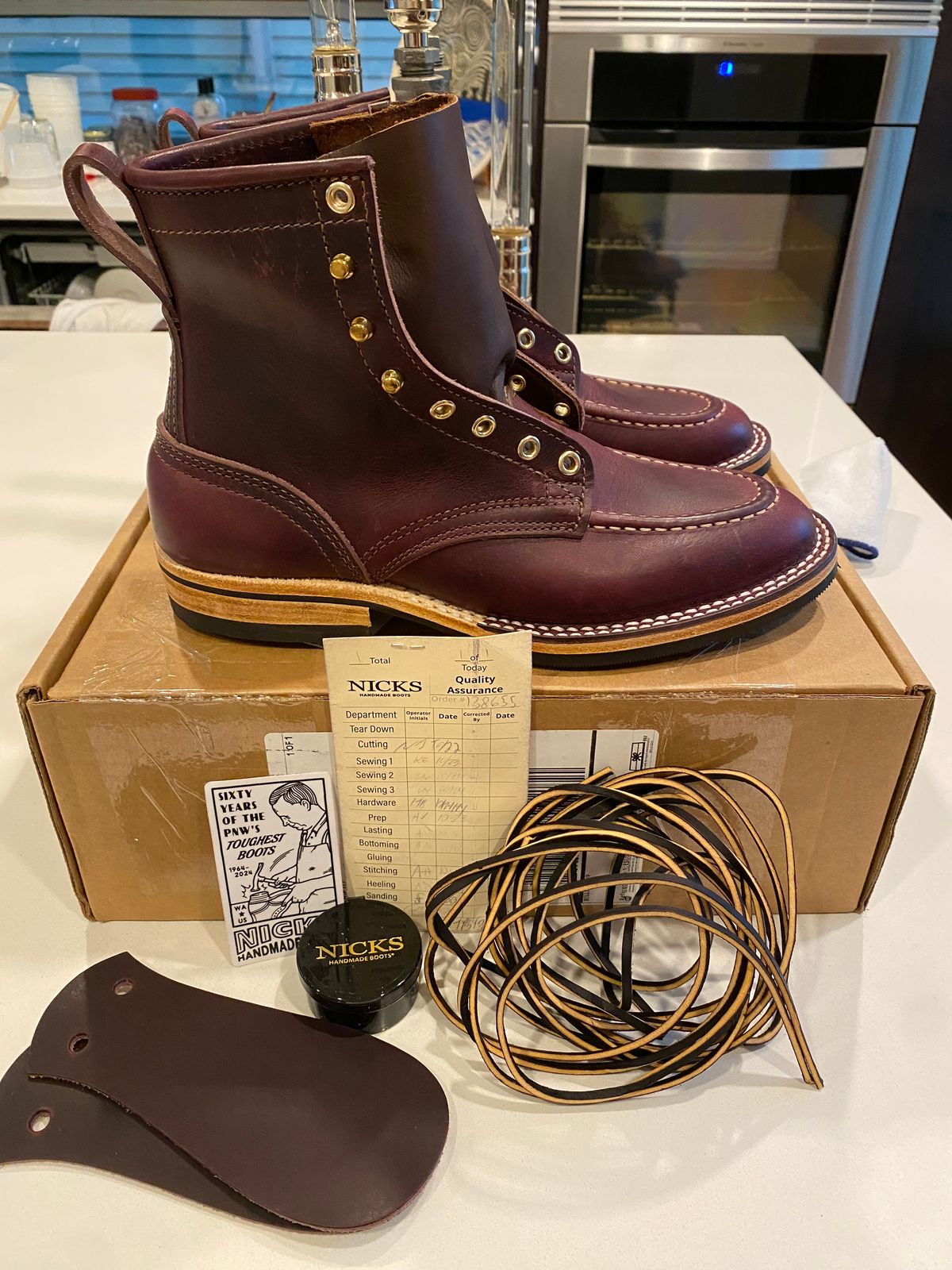 Photo by chris.8888 on November 5, 2024 of the Nicks x Parkhurst V3 in Horween Color 8 Cypress.