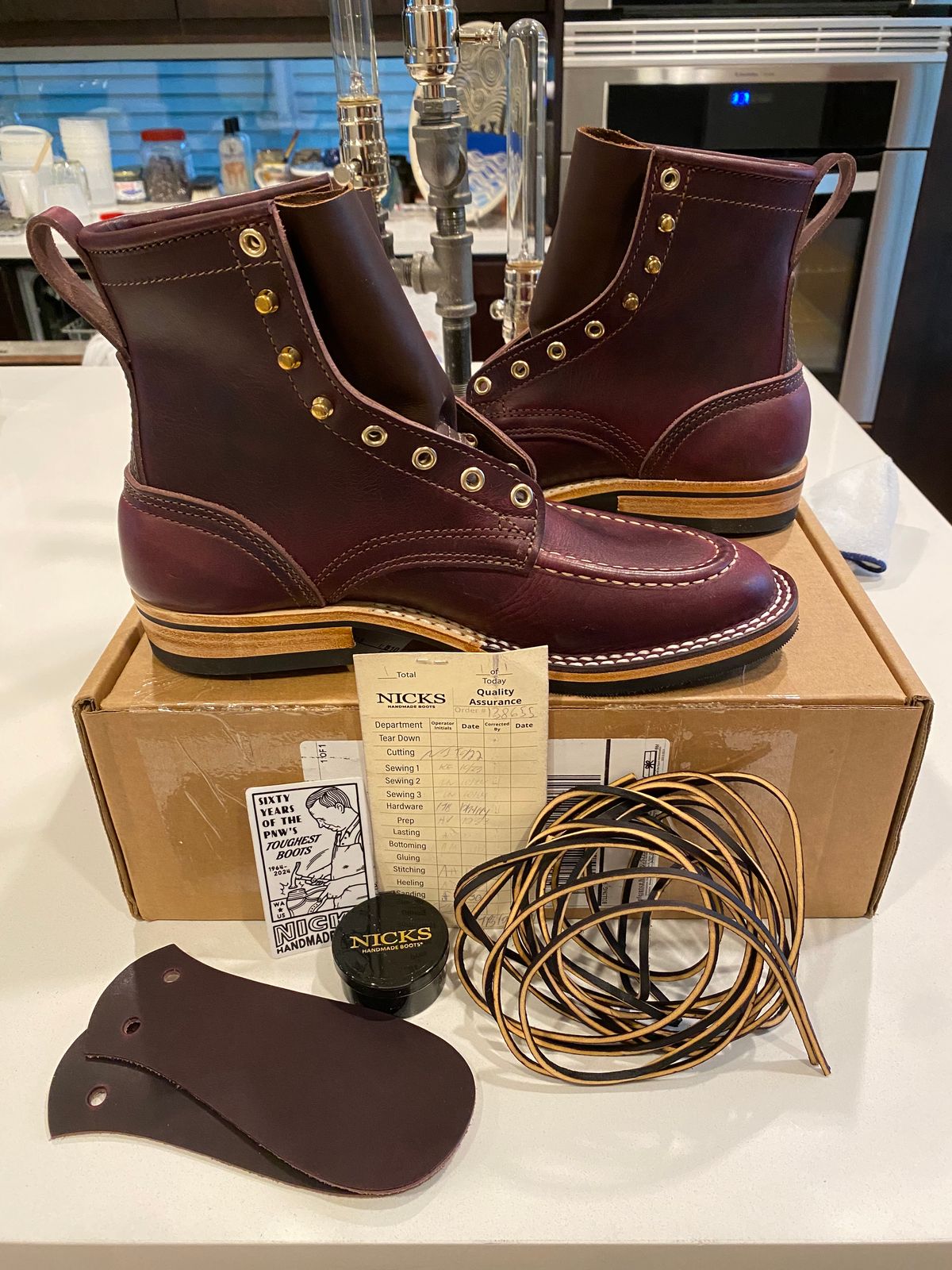 Photo by chris.8888 on November 5, 2024 of the Nicks x Parkhurst V3 in Horween Color 8 Cypress.