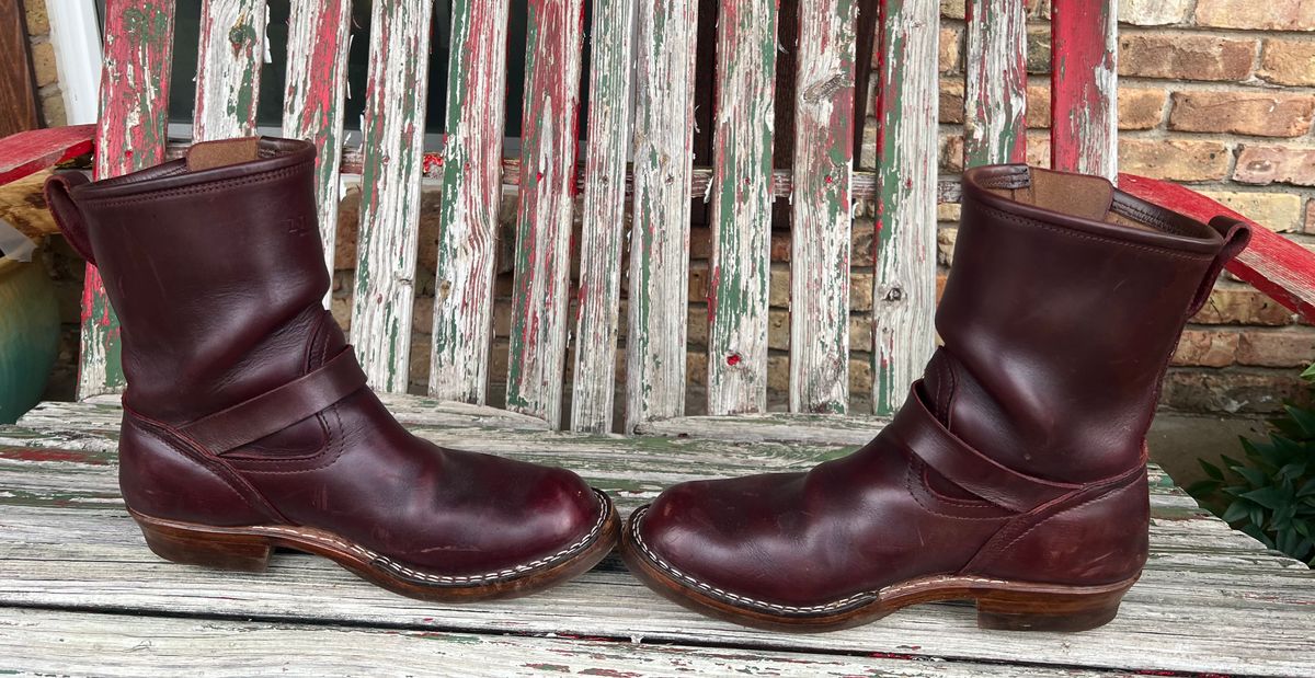 Photo by dawgdad22 on December 5, 2025 of the Nicks StationMaster in Horween Oxblood Chromexcel.