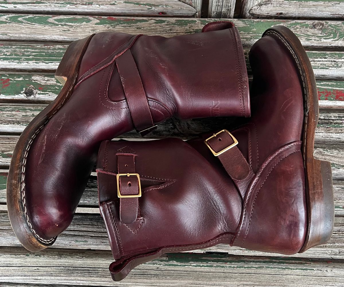 Photo by dawgdad22 on December 5, 2025 of the Nicks StationMaster in Horween Oxblood Chromexcel.