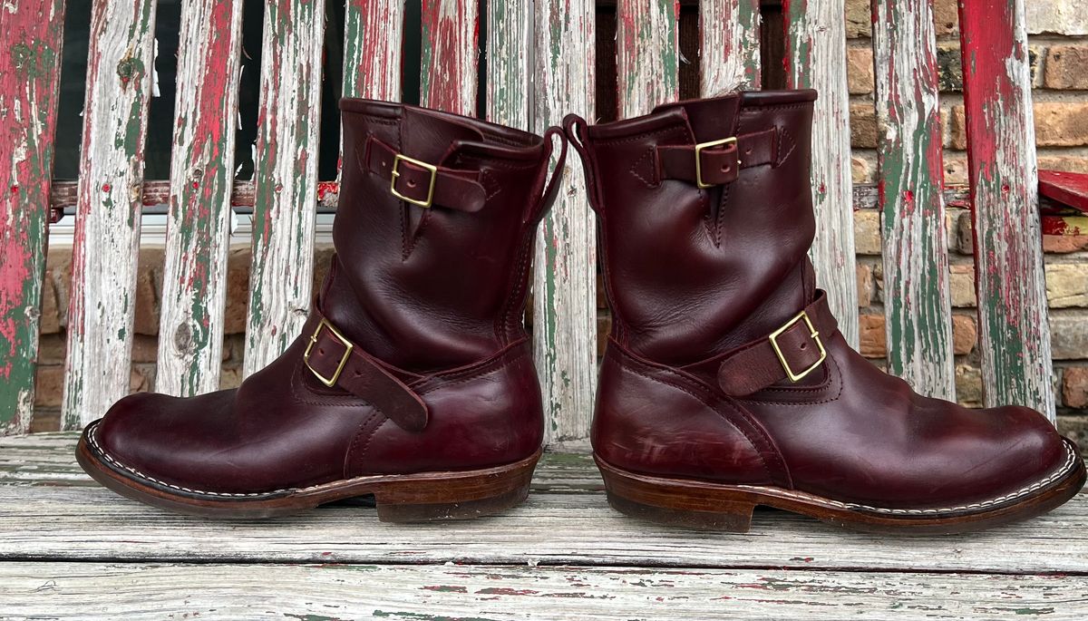 Photo by dawgdad22 on December 5, 2025 of the Nicks StationMaster in Horween Oxblood Chromexcel.