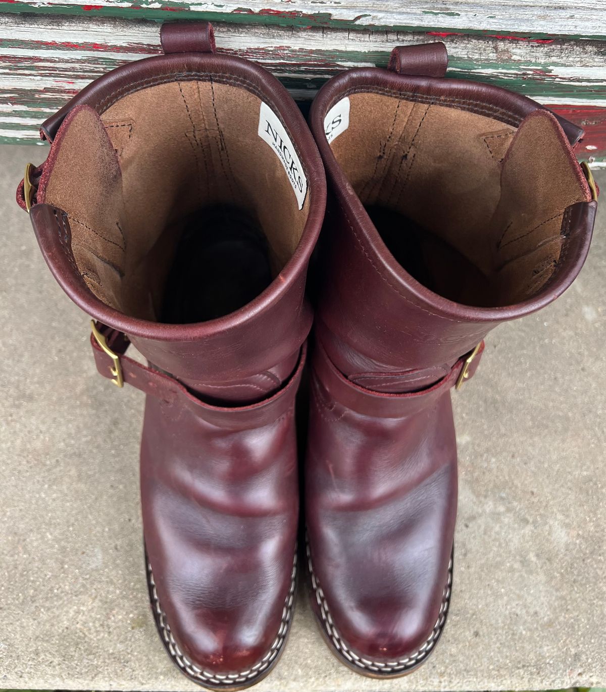 Photo by dawgdad22 on December 5, 2025 of the Nicks StationMaster in Horween Oxblood Chromexcel.