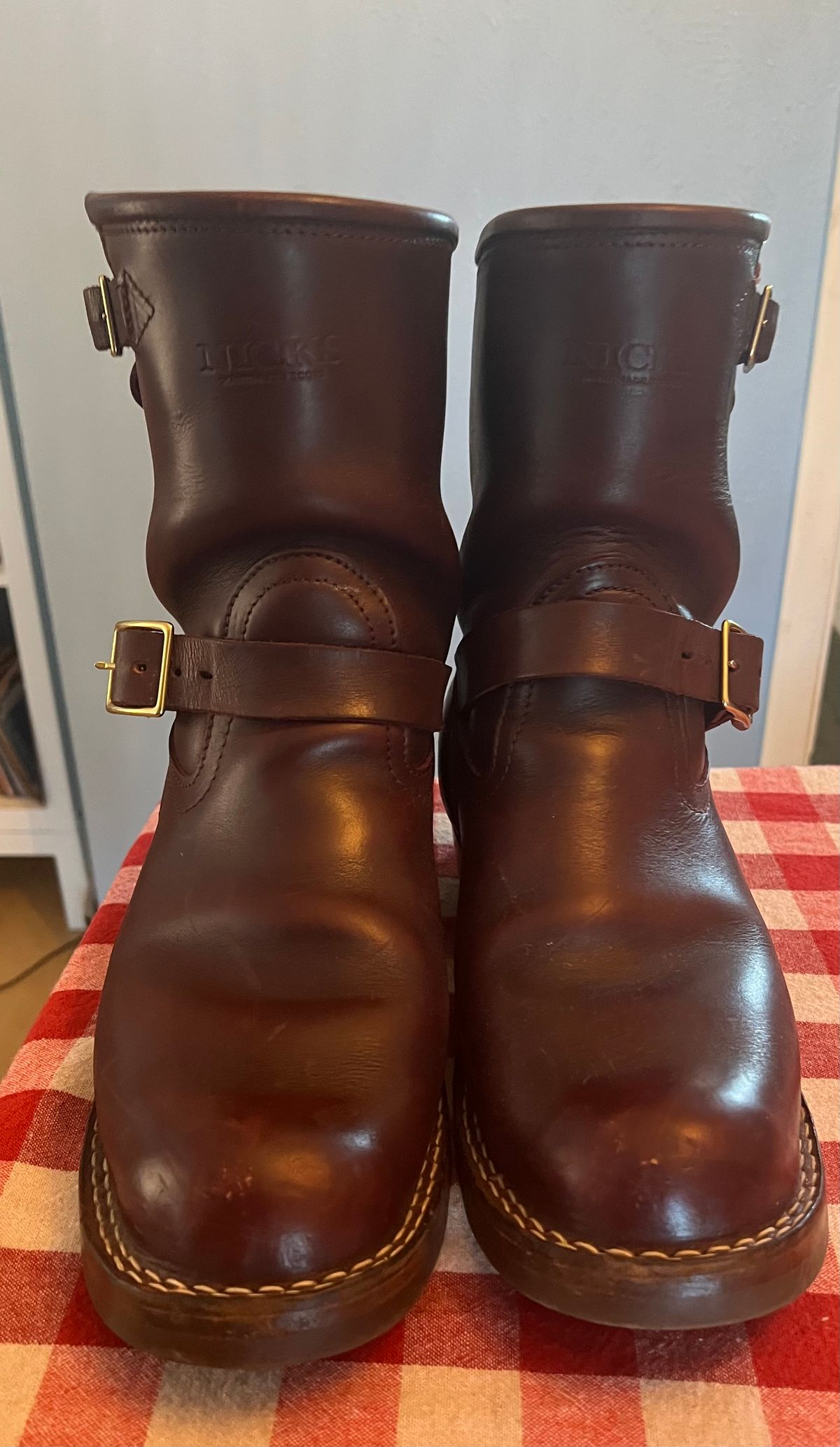 Photo by dawgdad22 on January 5, 2026 of the Nicks StationMaster in Horween Oxblood Chromexcel.