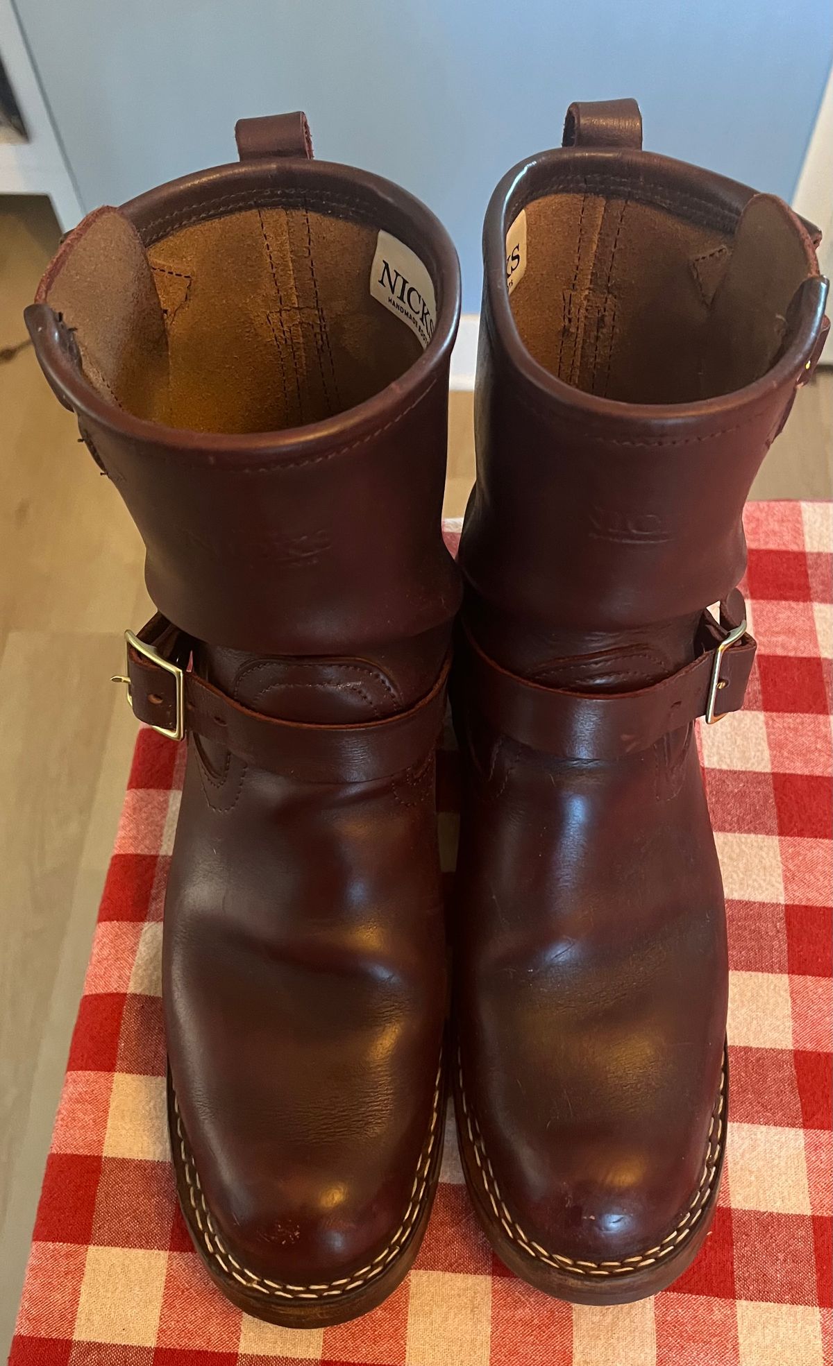 Photo by dawgdad22 on January 5, 2026 of the Nicks StationMaster in Horween Oxblood Chromexcel.