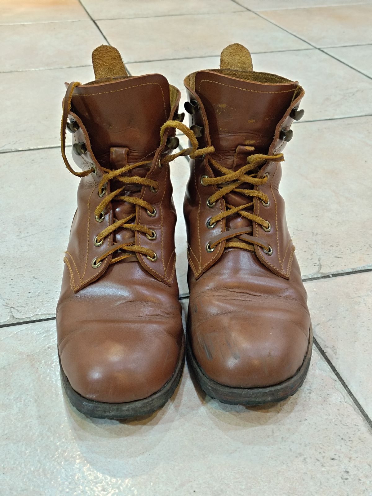 Photo by Joaoie on December 3, 2025 of the Spades Philippines Custom Model in Unknown Leather.