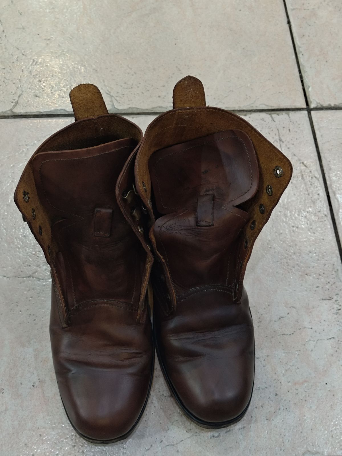 Photo by Joaoie on December 4, 2025 of the Spades Philippines Custom Model in Unknown Leather.