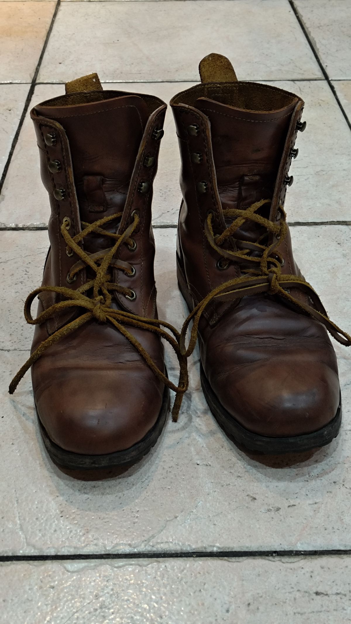 Photo by Joaoie on February 5, 2026 of the Spades Philippines Custom Model in Unknown Leather.