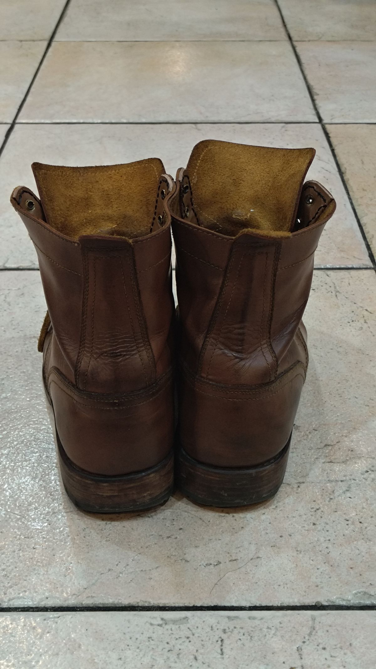 Photo by Joaoie on March 6, 2026 of the Spades Philippines Custom Model in Unknown Leather.