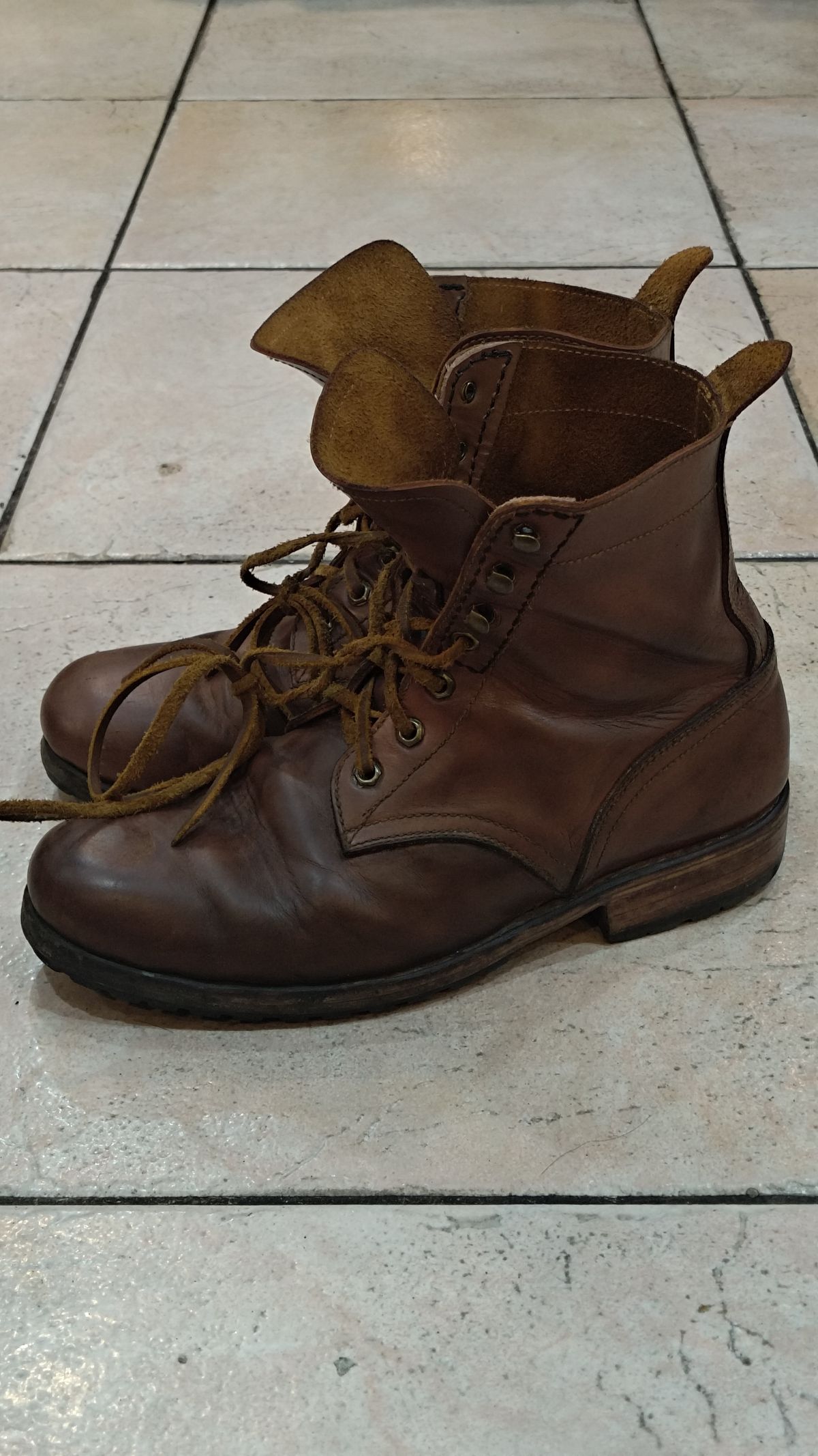 Photo by Joaoie on March 6, 2026 of the Spades Philippines Custom Model in Unknown Leather.