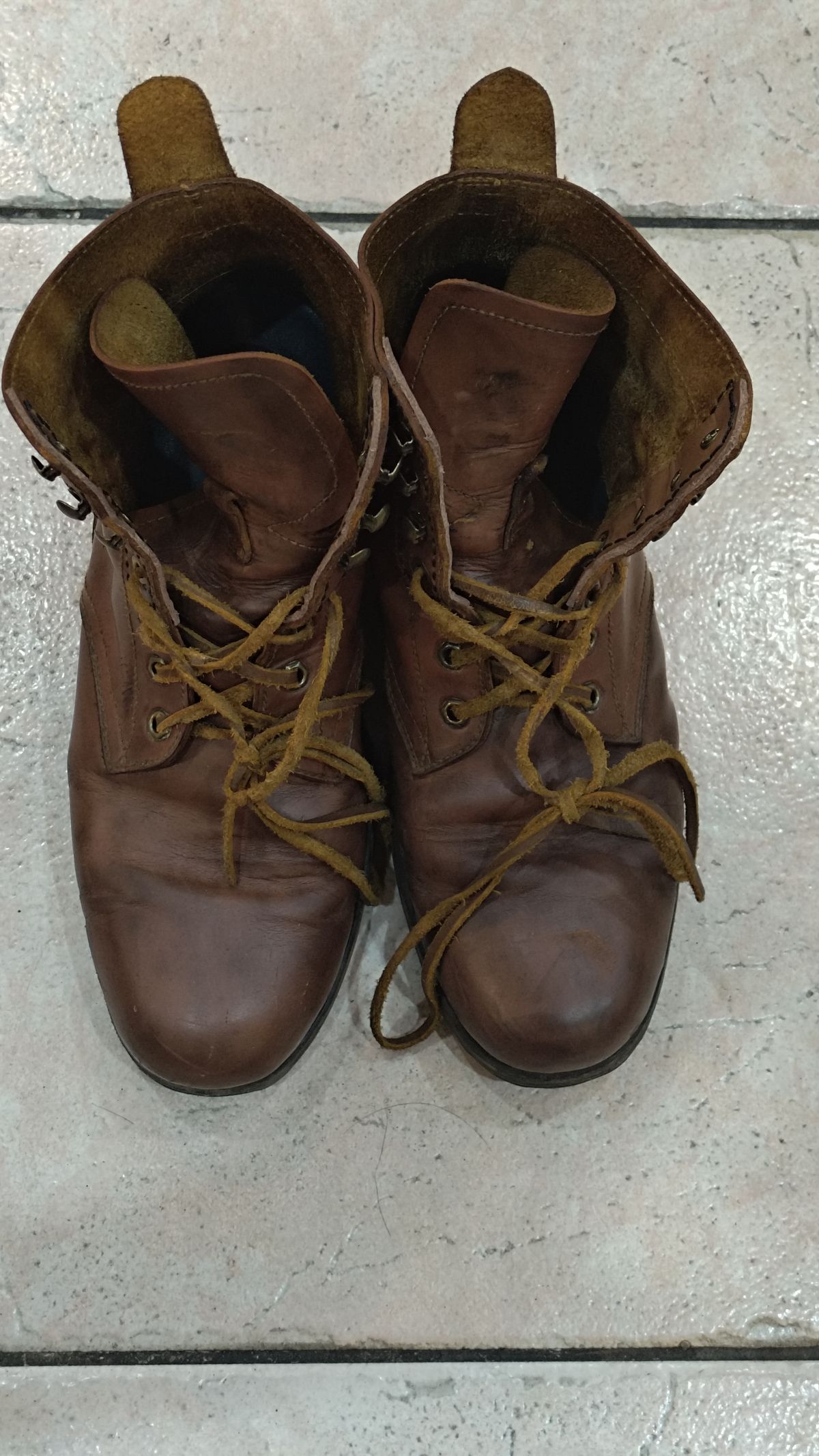 Photo by Joaoie on March 6, 2026 of the Spades Philippines Custom Model in Unknown Leather.