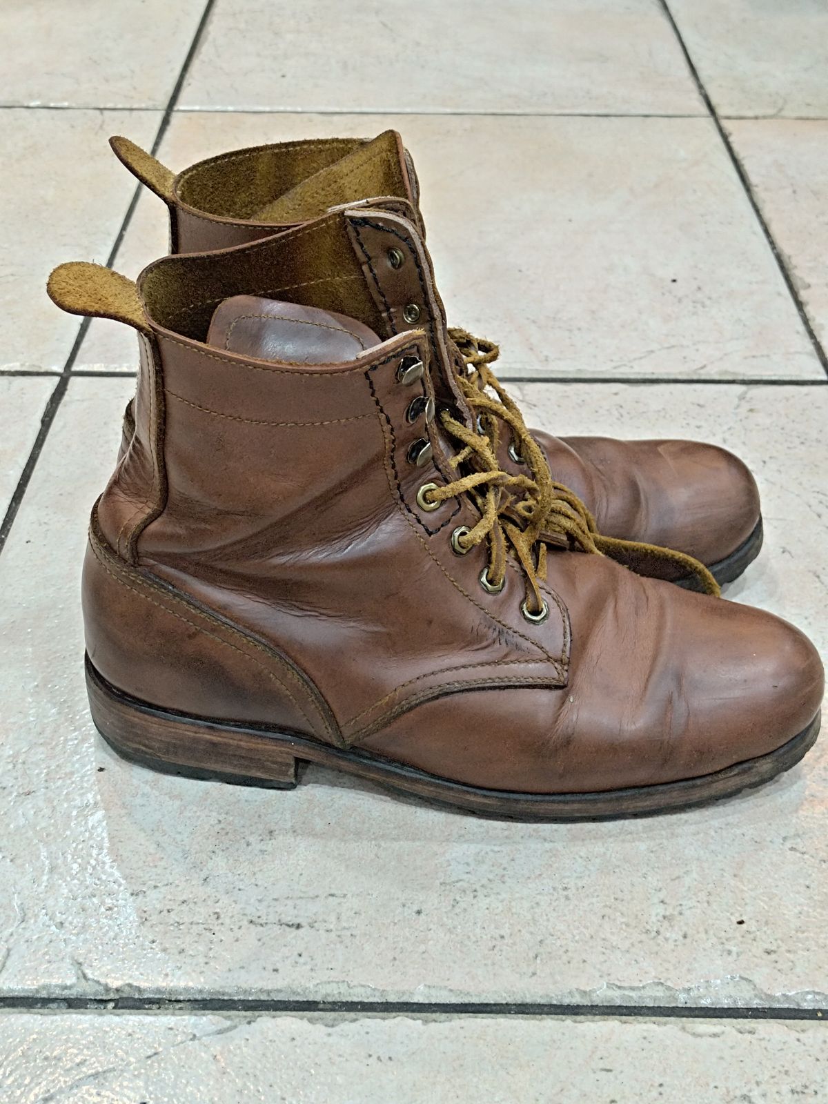 Photo by Joaoie on April 5, 2026 of the Spades Philippines Custom Model in Unknown Leather.