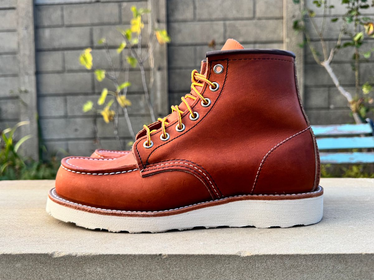 Photo by little_miss_brue on October 5, 2025 of the Red Wing Moc Toe 875 in Oro Legacy.