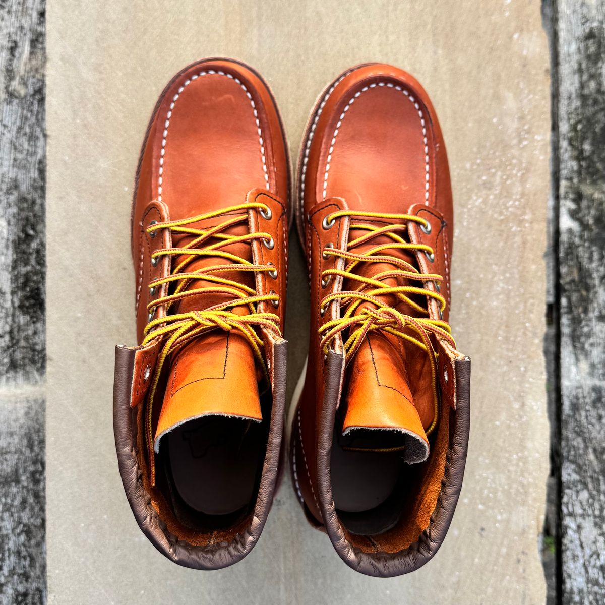 Photo by little_miss_brue on October 5, 2025 of the Red Wing Moc Toe 875 in Oro Legacy.