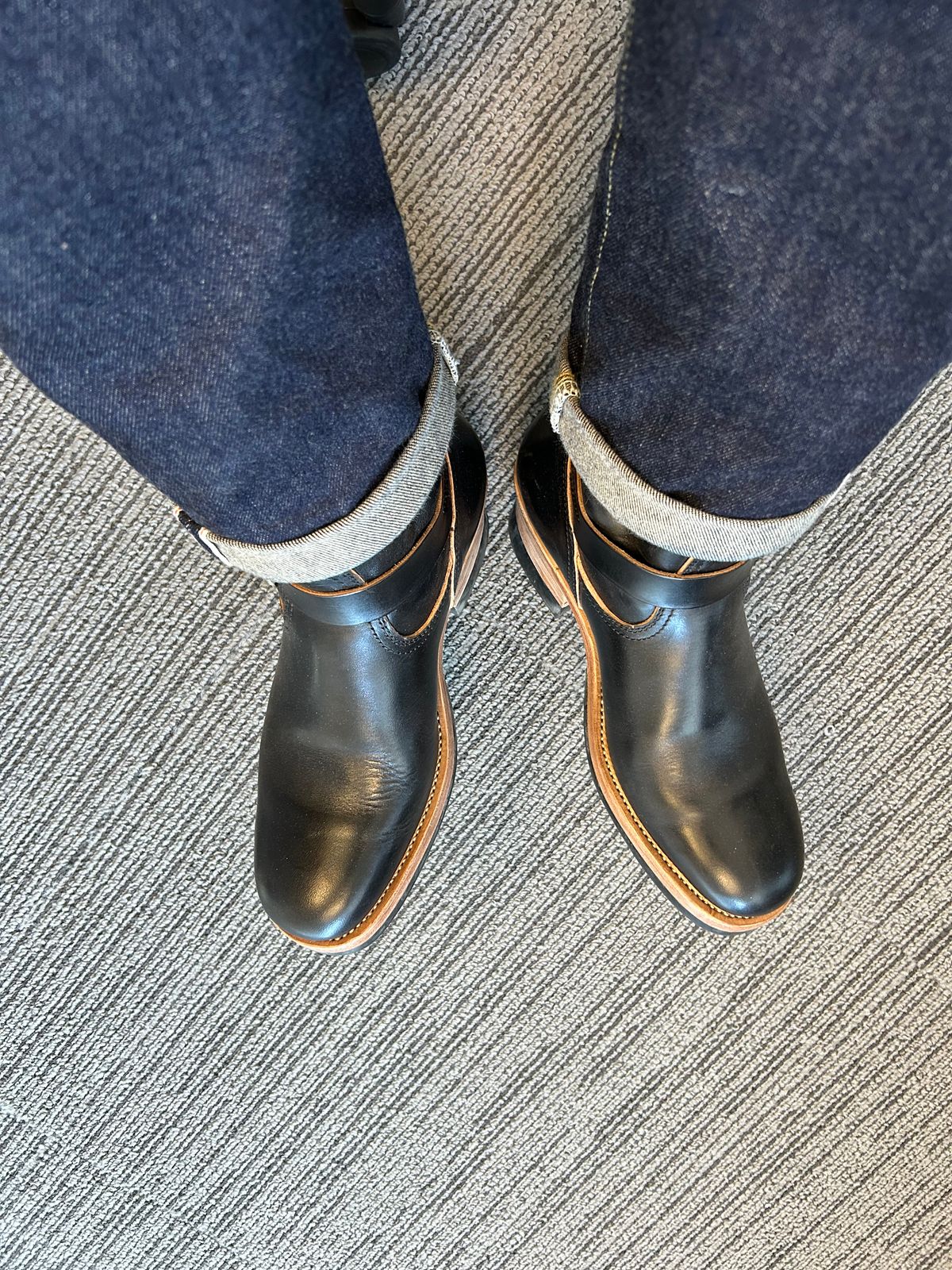 Photo by jeffkhlow8 on February 26, 2026 of the Briselblack The Keeper Type 3 in Maryam Natural Horsebutt Overdyed Black.