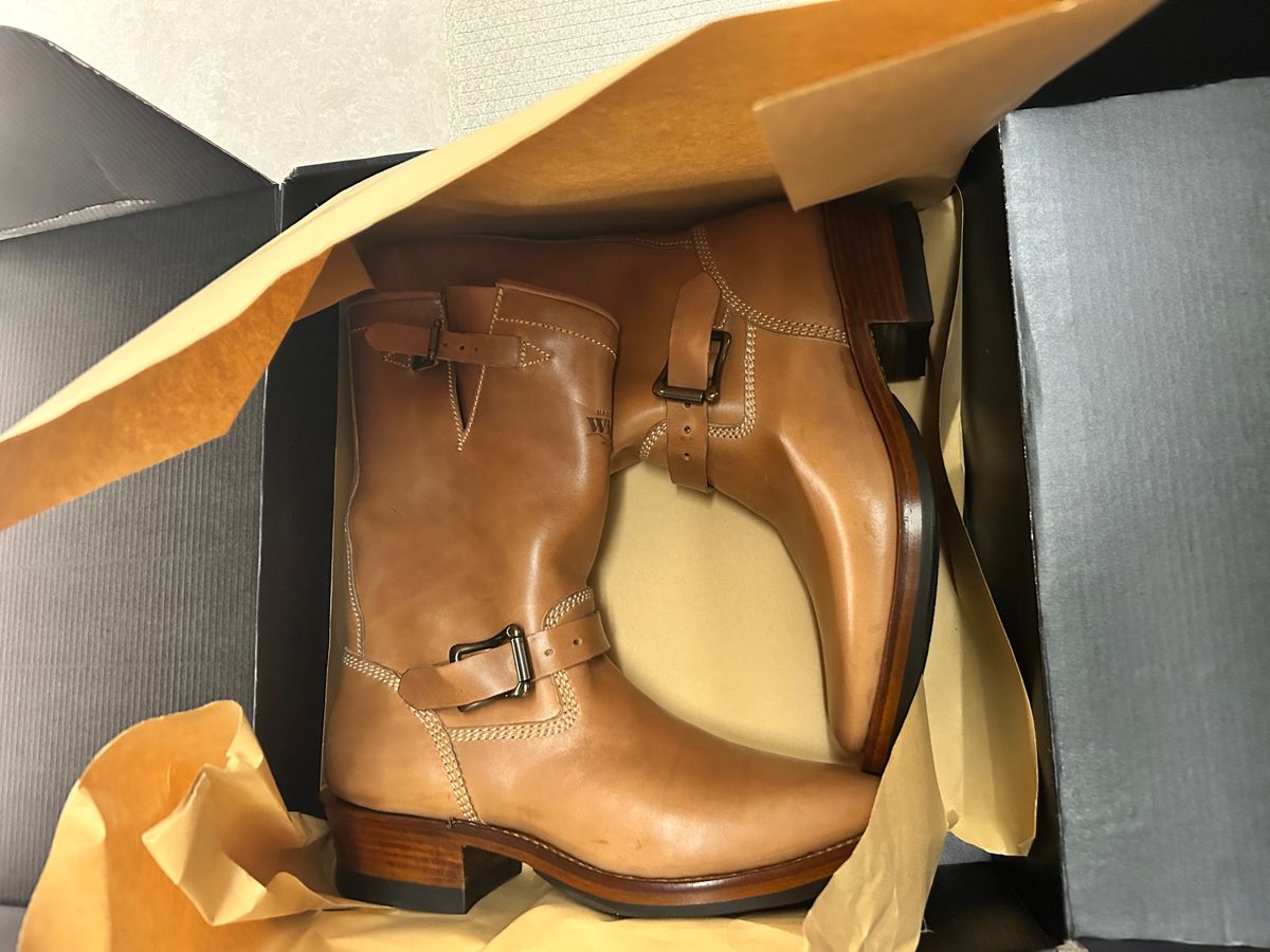 Photo by jeffkhlow8 on April 21, 2026 of the Willie's Handmade Boots Engineer Boot in Maryam Natural Horsebutt.