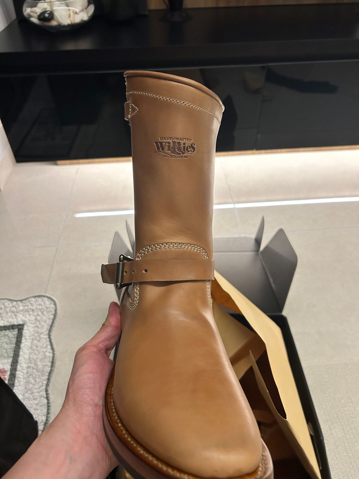 Photo by jeffkhlow8 on April 21, 2026 of the Willie's Handmade Boots Engineer Boot in Maryam Natural Horsebutt.