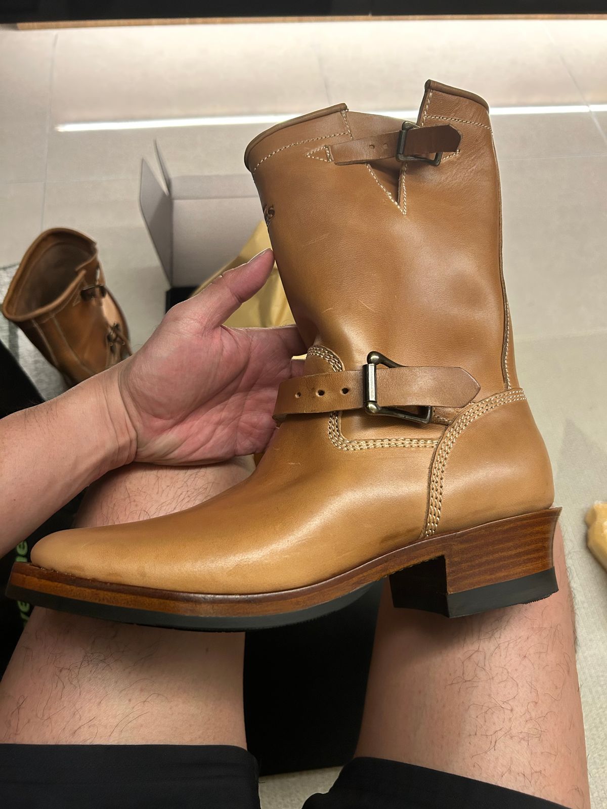 Photo by jeffkhlow8 on April 21, 2026 of the Willie's Handmade Boots Engineer Boot in Maryam Natural Horsebutt.