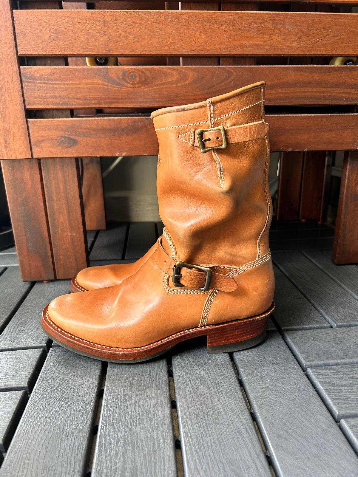Photo by IronPatina on May 21, 2026 of the Willie's Handmade Boots Engineer Boot in Maryam Natural Horsebutt.