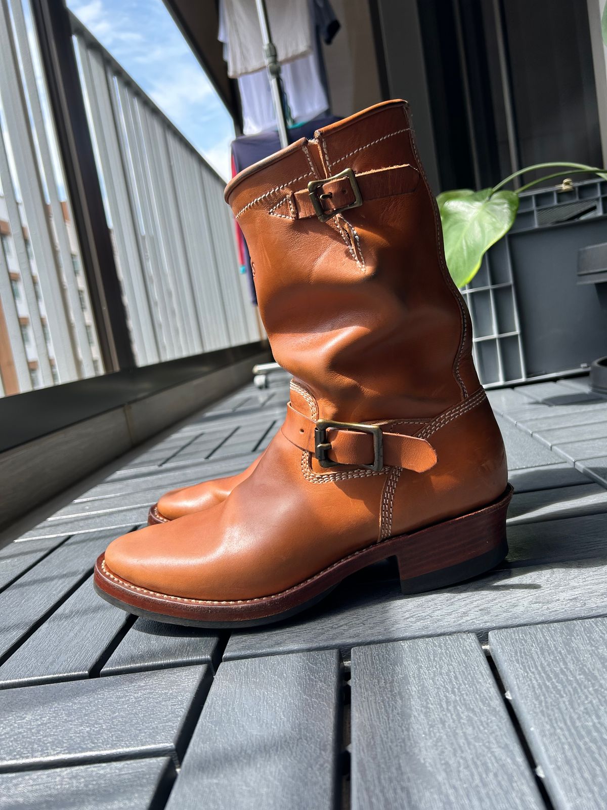 Photo by IronPatina on June 18, 2026 of the Willie's Handmade Boots Engineer Boot in Maryam Natural Horsebutt.