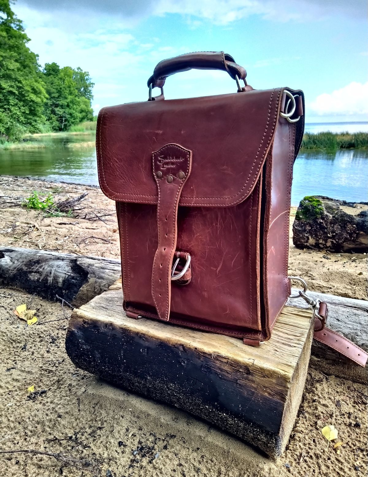 Photo by marlborophotographer on August 17, 2024 of the Saddleback Leather Squared Leather Backpack a.k.a. The Tank in Full Grain Leather.