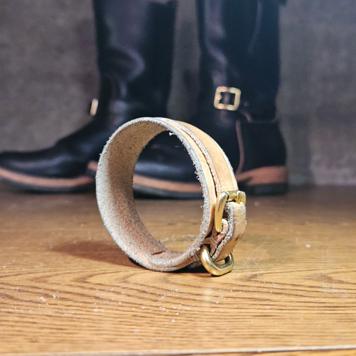 Photo by cjelliott on November 5, 2025 of the Harker Leatherworks Natty Veg Cuff in Unknown Natural Veg Tan.