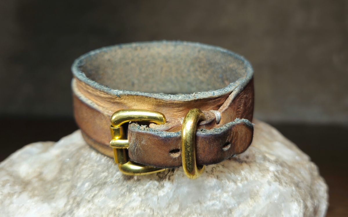 Photo by cjelliott on January 3, 2026 of the Harker Leatherworks Natty Veg Cuff in Unknown Natural Veg Tan.