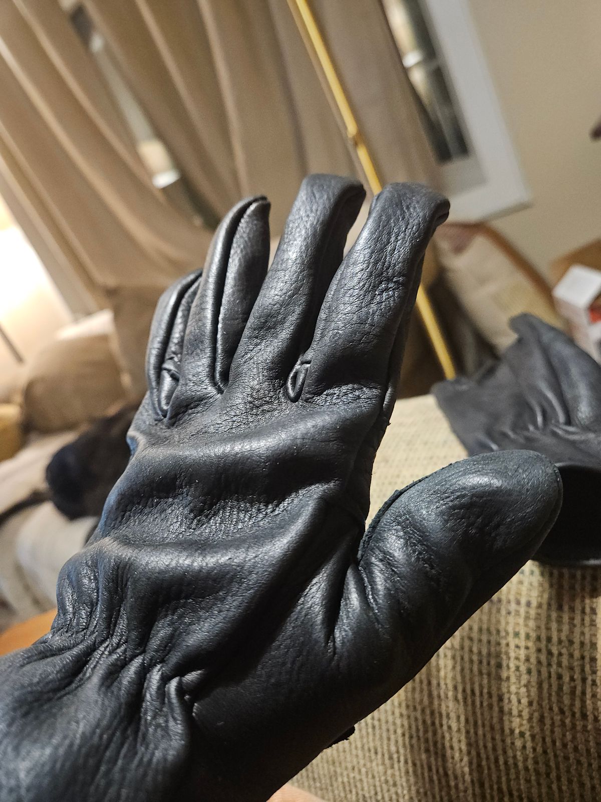 Photo by cjelliott on February 23, 2026 of the Geier Glove Deerskin Roper in Deerskin.