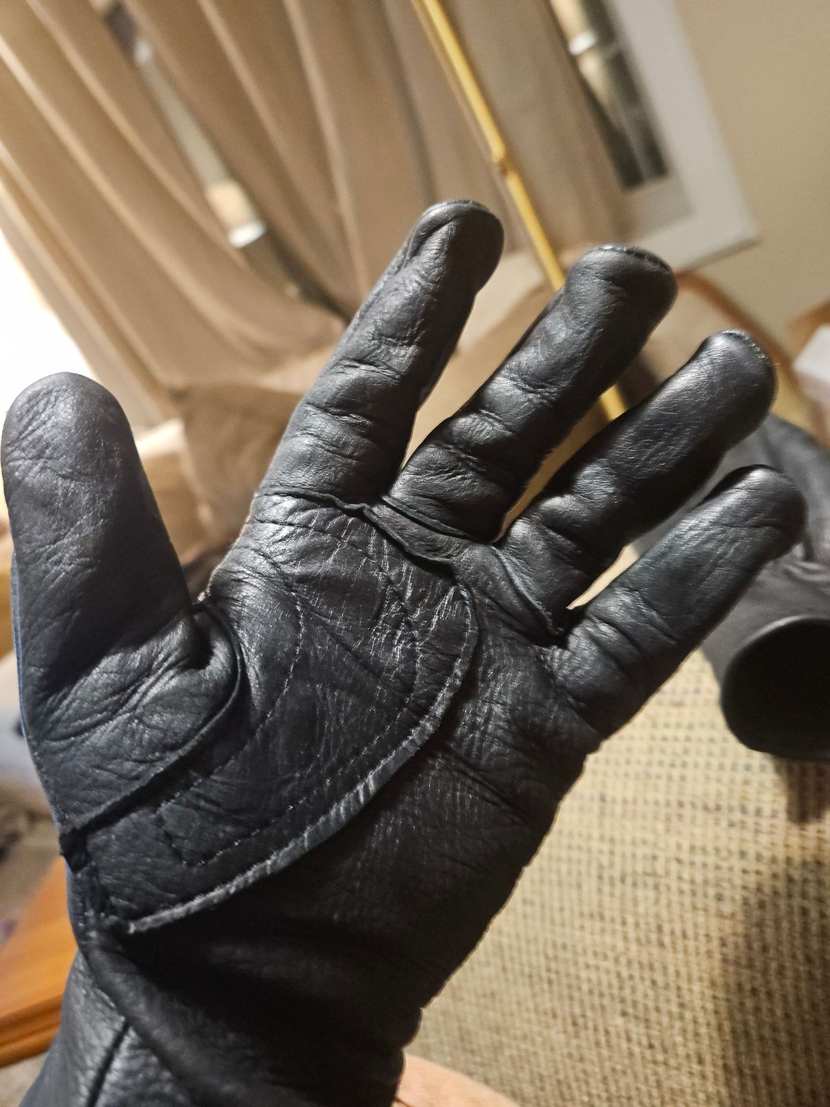 Photo by cjelliott on February 23, 2026 of the Geier Glove Deerskin Roper in Deerskin.