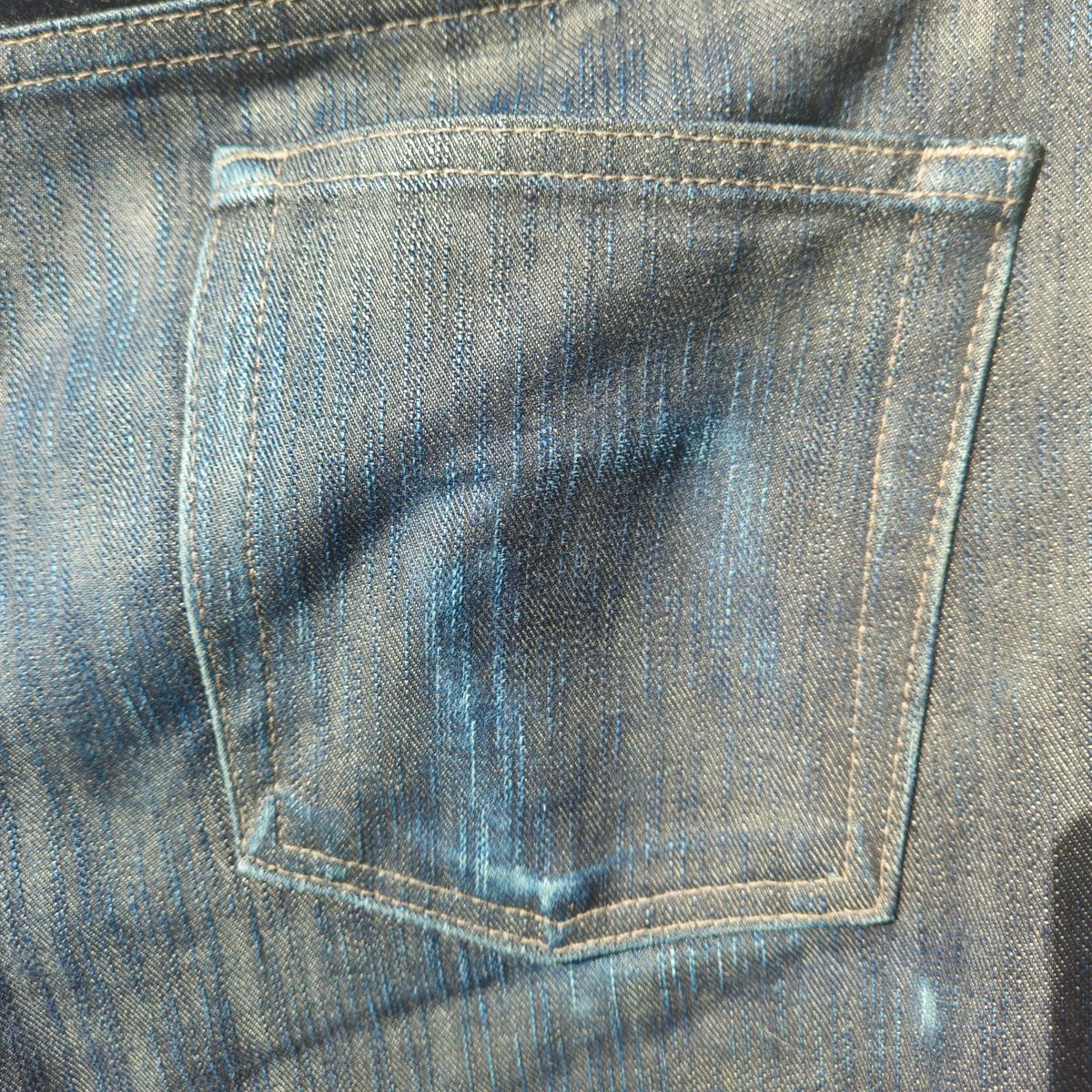 Photo by cjelliott on February 3, 2026 of the Naked And Famous Earthquake LHT - Weird Guy in 13.75 Left Hand Twill Slub.