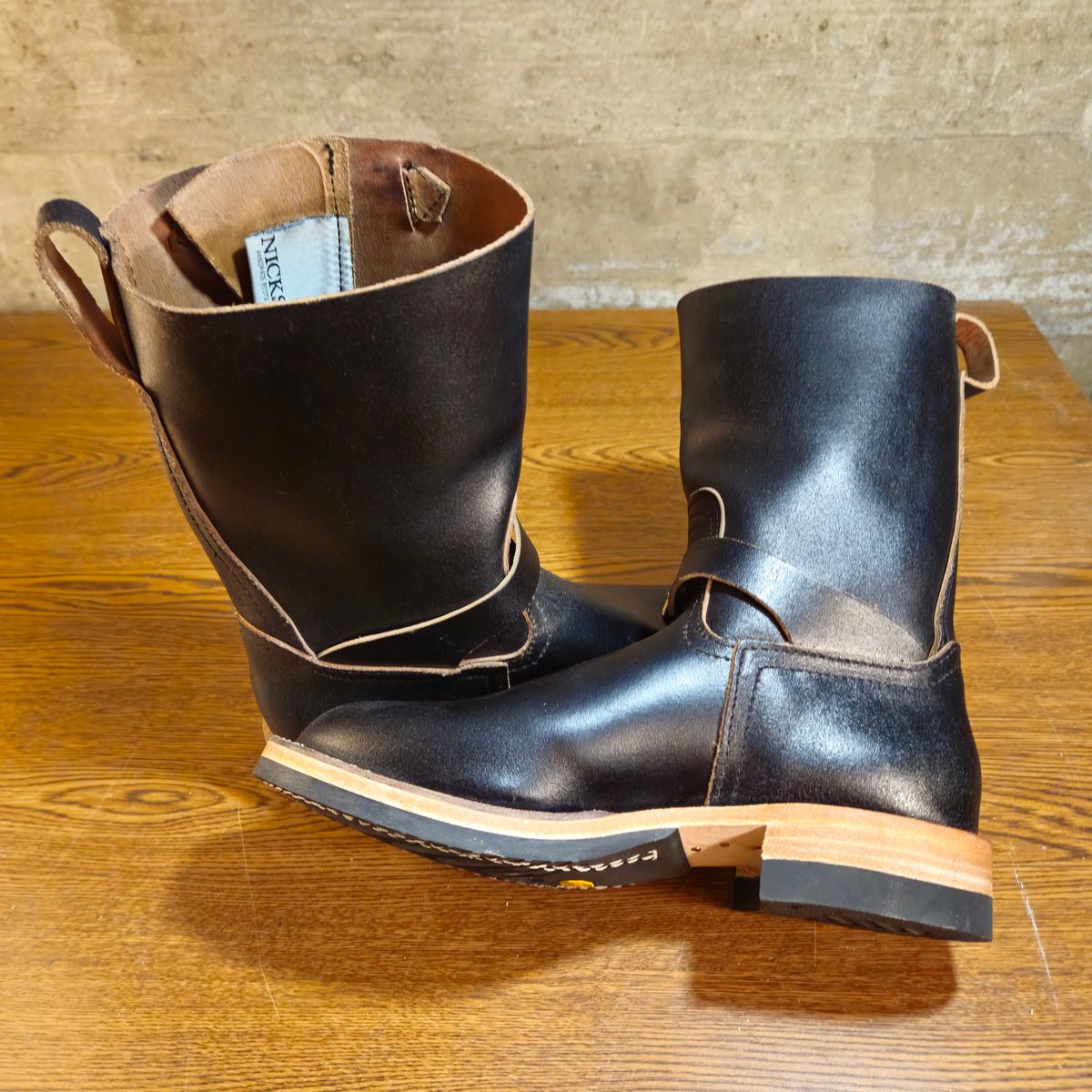 Photo by cjelliott on October 1, 2025 of the Nicks Nicks X Carl Murawski - Vintage Engineer in Horween Black Waxed Flesh.