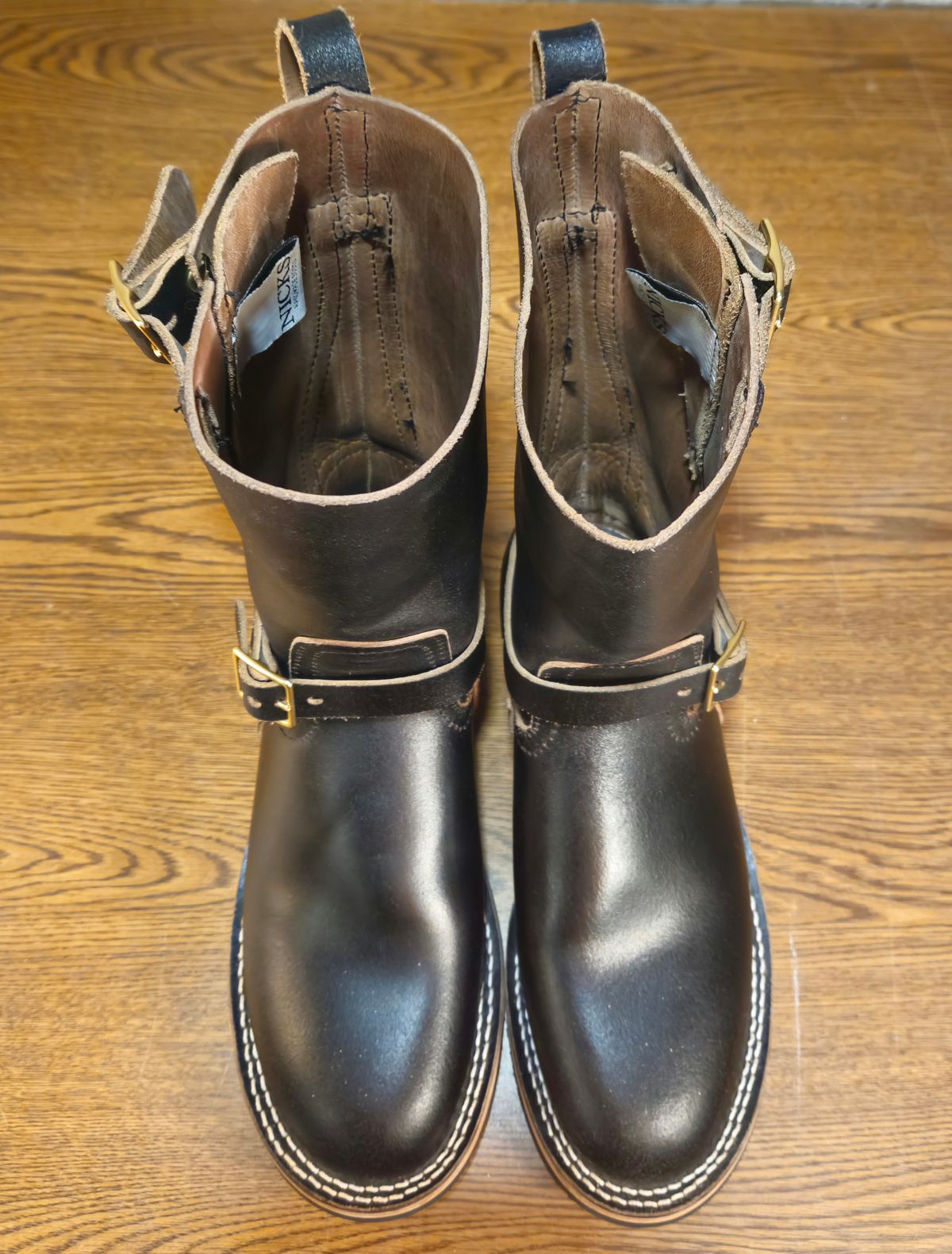 Photo by cjelliott on October 1, 2025 of the Nicks Nicks X Carl Murawski - Vintage Engineer in Horween Black Waxed Flesh.