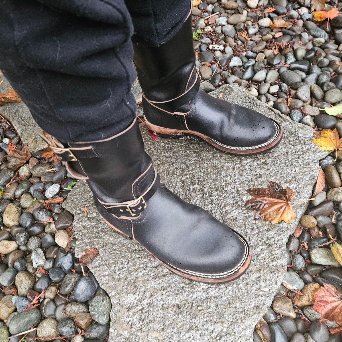 Photo by cjelliott on October 19, 2025 of the Nicks Nicks X Carl Murawski - Vintage Engineer in Horween Black Waxed Flesh.
