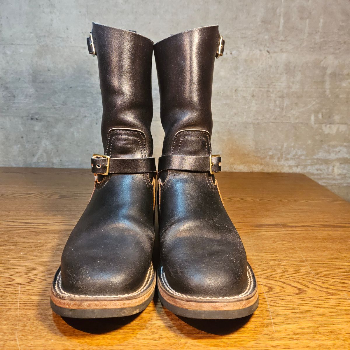 Photo by cjelliott on November 5, 2025 of the Nicks Nicks X Carl Murawski - Vintage Engineer in Horween Black Waxed Flesh.