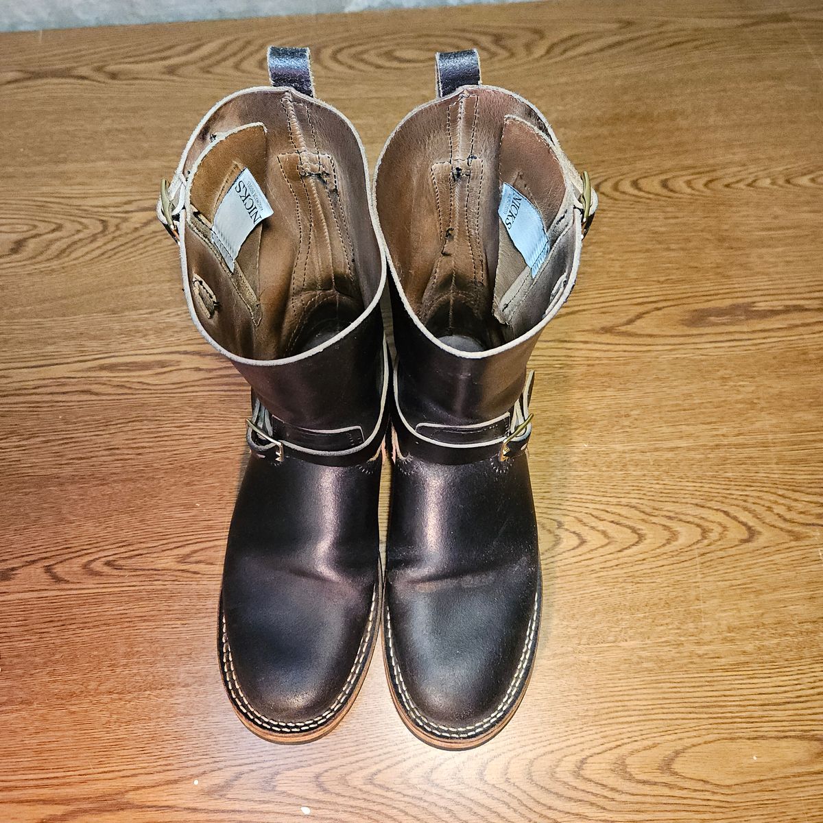 Photo by cjelliott on November 5, 2025 of the Nicks Nicks X Carl Murawski - Vintage Engineer in Horween Black Waxed Flesh.