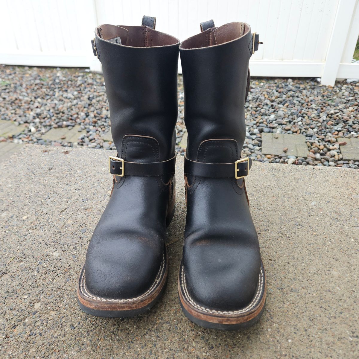 Photo by cjelliott on December 5, 2025 of the Nicks Nicks X Carl Murawski - Vintage Engineer in Horween Black Waxed Flesh.