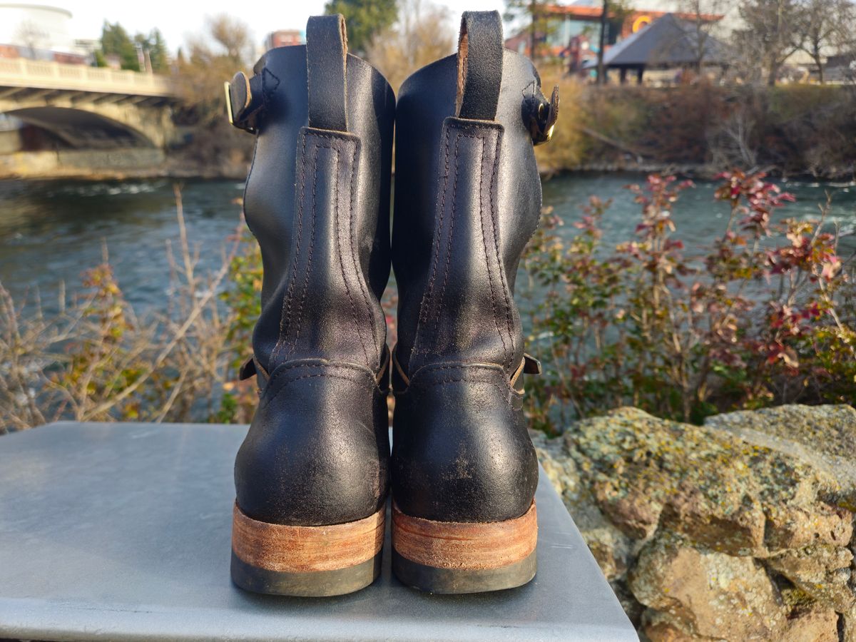 Photo by cjelliott on March 3, 2026 of the Nicks Nicks X Carl Murawski - Vintage Engineer in Horween Black Waxed Flesh.