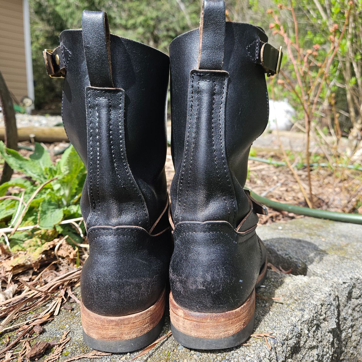 Photo by cjelliott on April 3, 2026 of the Nicks Nicks X Carl Murawski - Vintage Engineer in Horween Black Waxed Flesh.