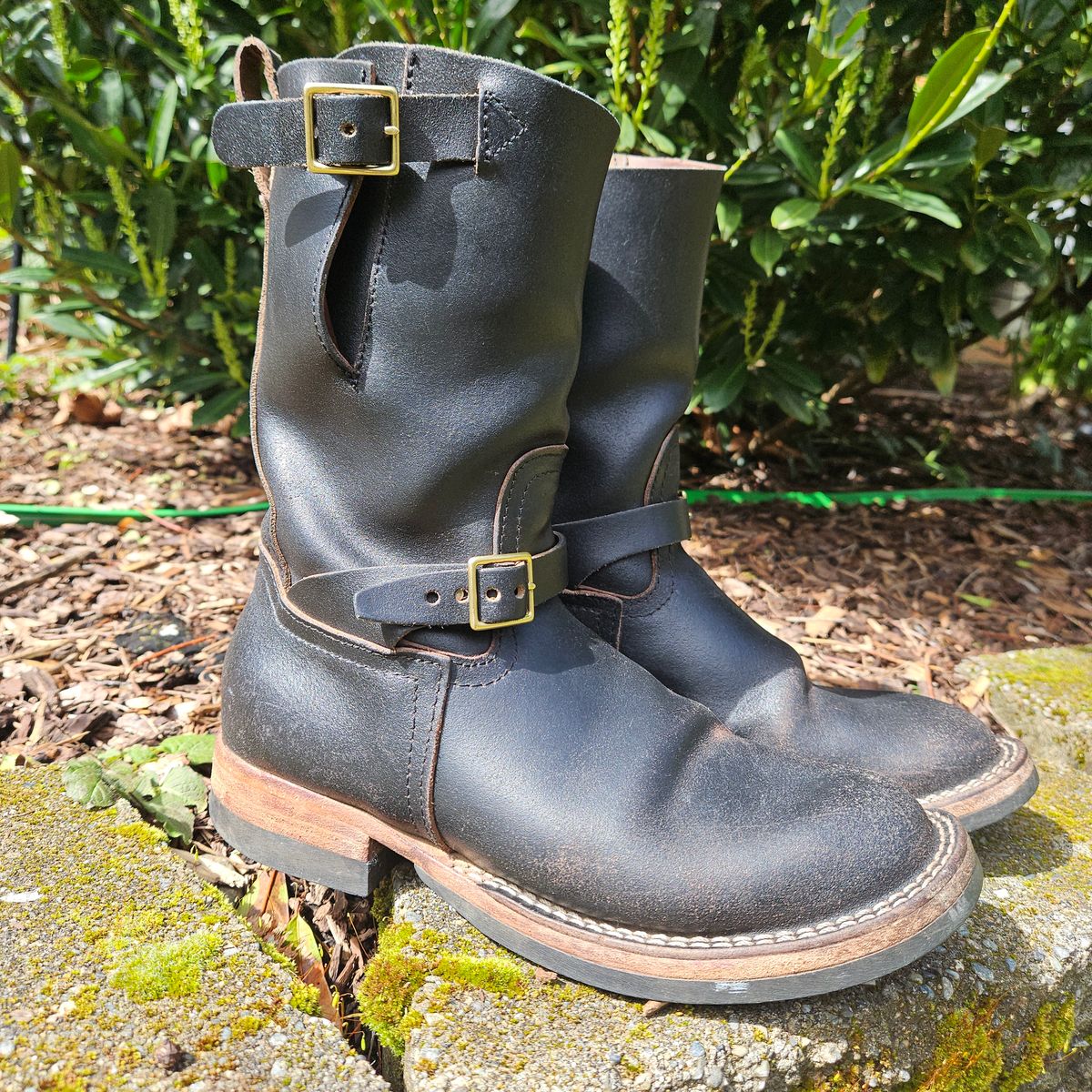 Photo by cjelliott on April 3, 2026 of the Nicks Nicks X Carl Murawski - Vintage Engineer in Horween Black Waxed Flesh.