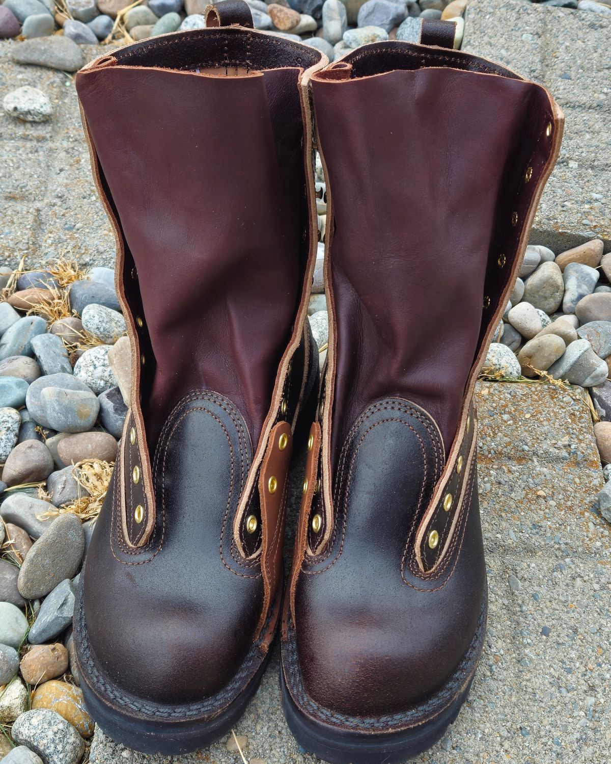 Photo by cjelliott on September 12, 2024 of the Nicks x Rose Anvil ND3 in Horween Brown Waxed Flesh & Seidel 1964 Brown.