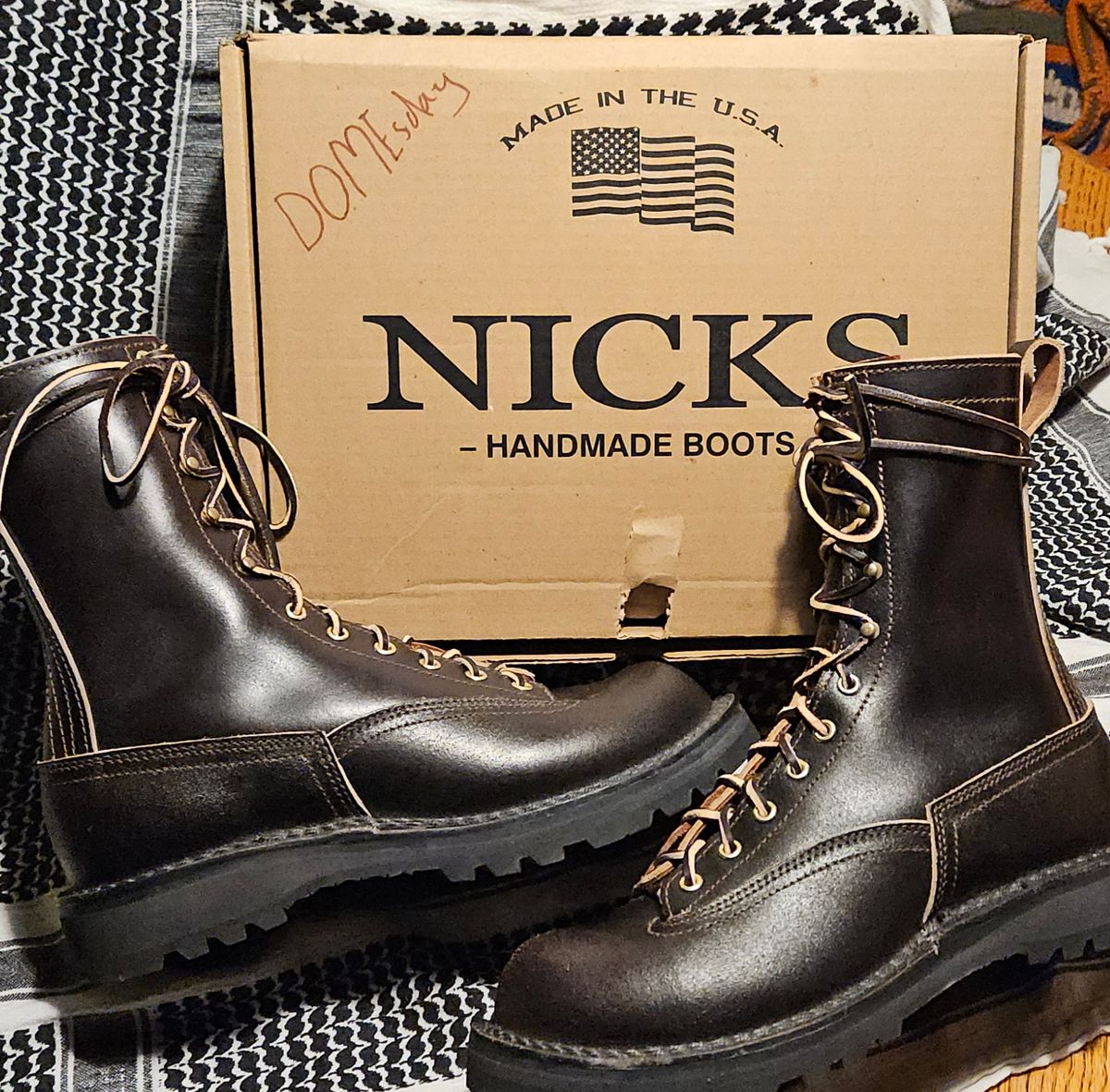 Photo by cjelliott on October 1, 2024 of the Nicks x Rose Anvil ND3 in Horween Brown Waxed Flesh & Seidel 1964 Brown.
