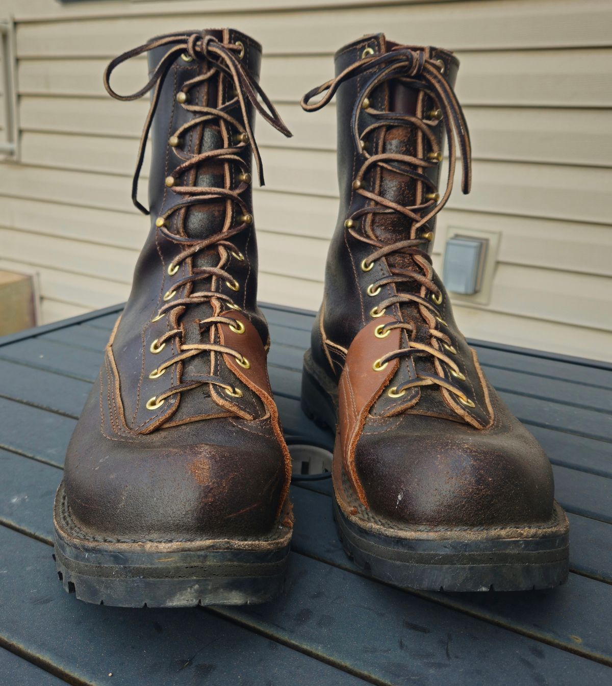 Photo by cjelliott on November 3, 2024 of the Nicks x Rose Anvil ND3 in Horween Brown Waxed Flesh & Seidel 1964 Brown.