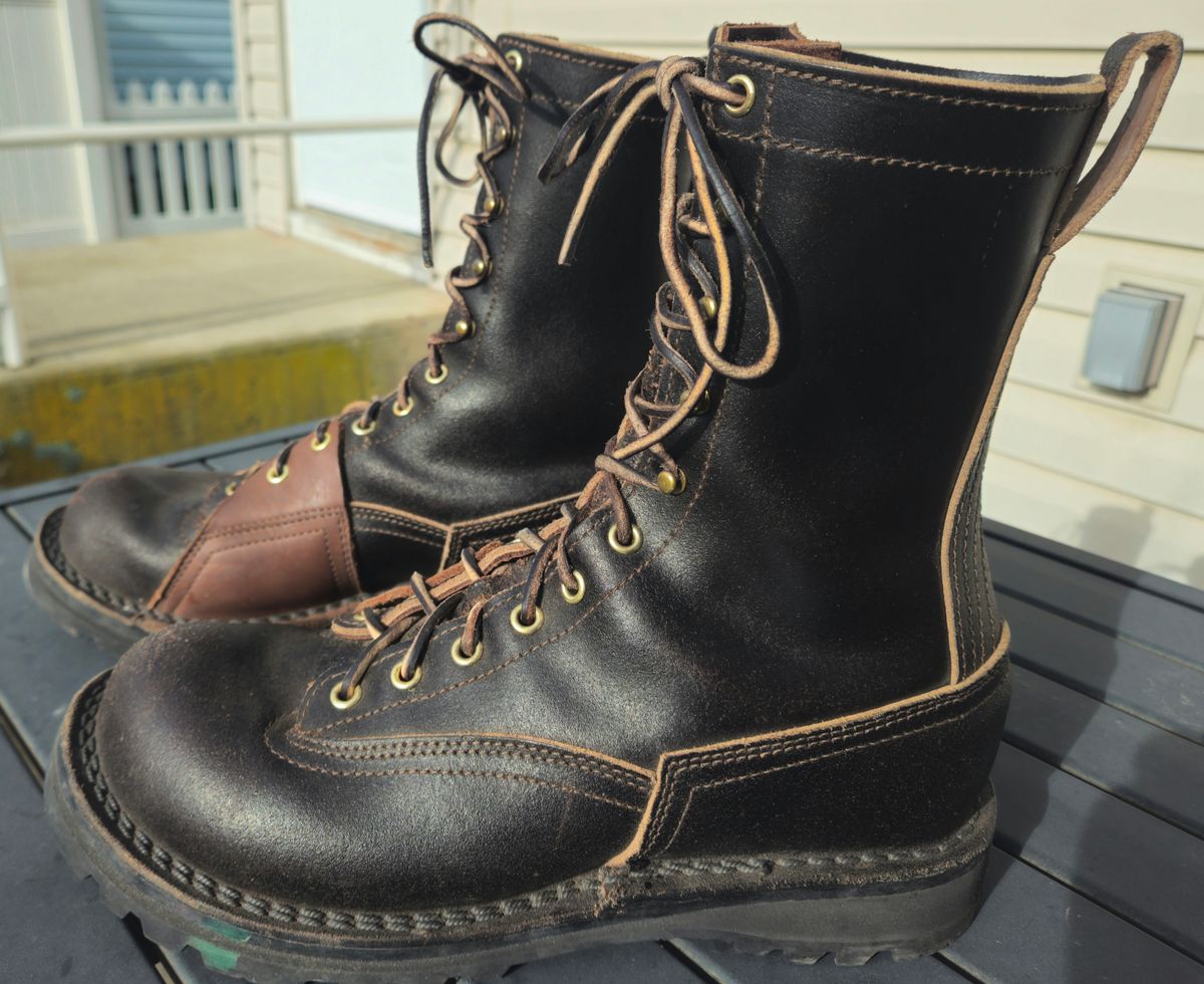 Photo by cjelliott on November 3, 2024 of the Nicks x Rose Anvil ND3 in Horween Brown Waxed Flesh & Seidel 1964 Brown.