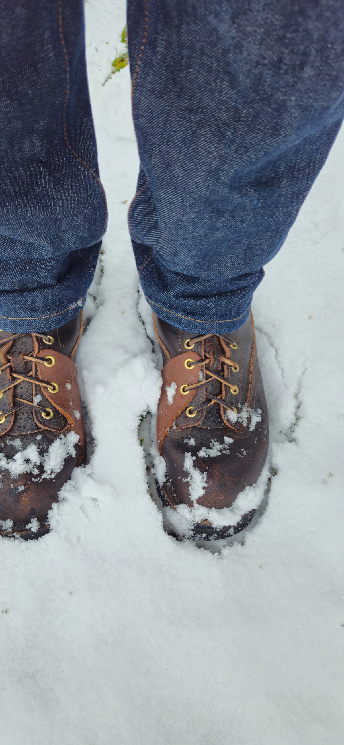 Photo by cjelliott on December 16, 2024 of the Nicks x Rose Anvil ND3 in Horween Brown Waxed Flesh & Seidel 1964 Brown.