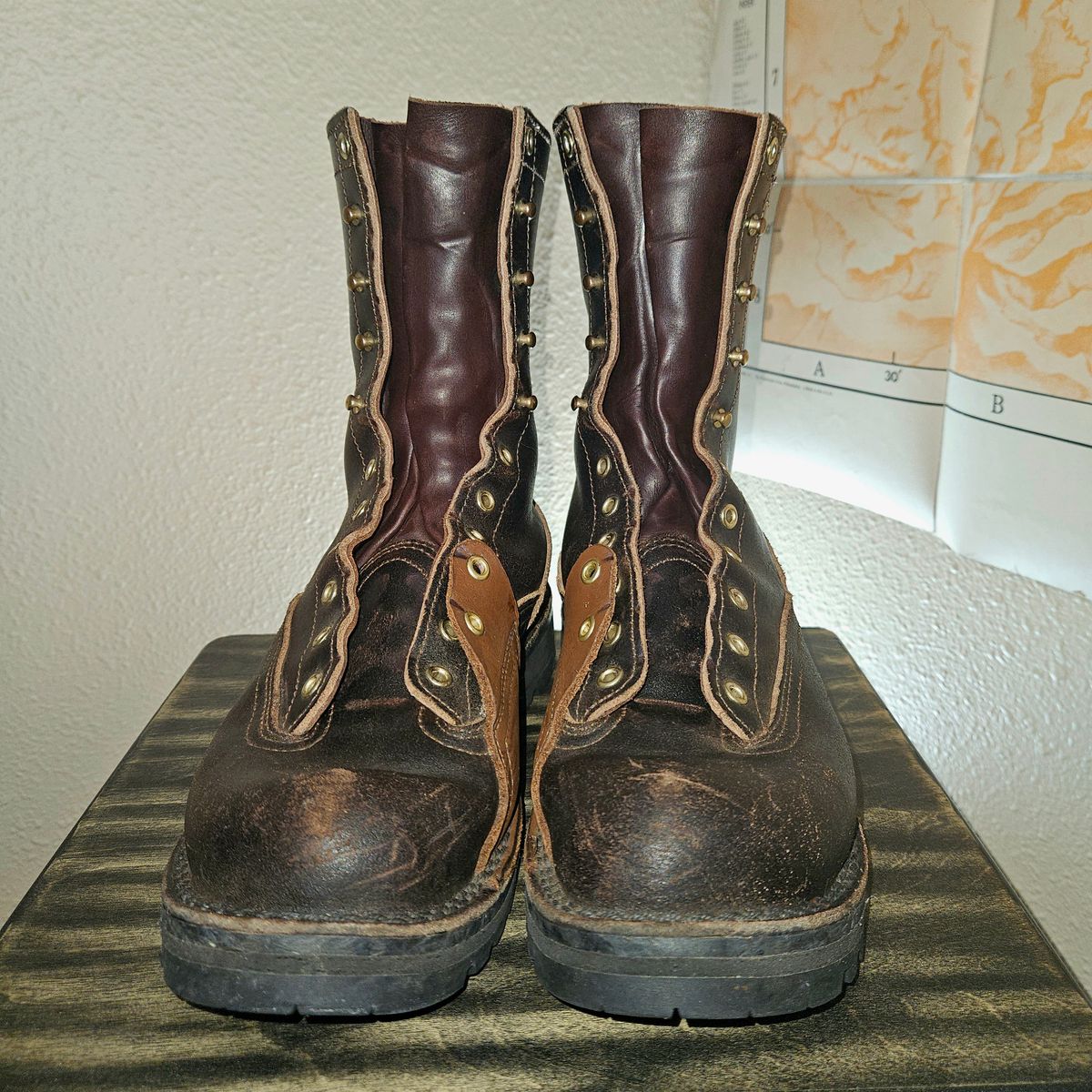 Photo by cjelliott on January 3, 2025 of the Nicks x Rose Anvil ND3 in Horween Brown Waxed Flesh & Seidel 1964 Brown.