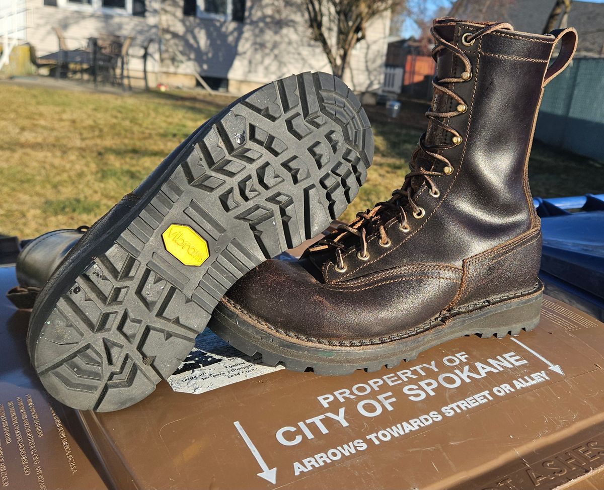 Photo by cjelliott on February 1, 2025 of the Nicks x Rose Anvil ND3 in Horween Brown Waxed Flesh & Seidel 1964 Brown.