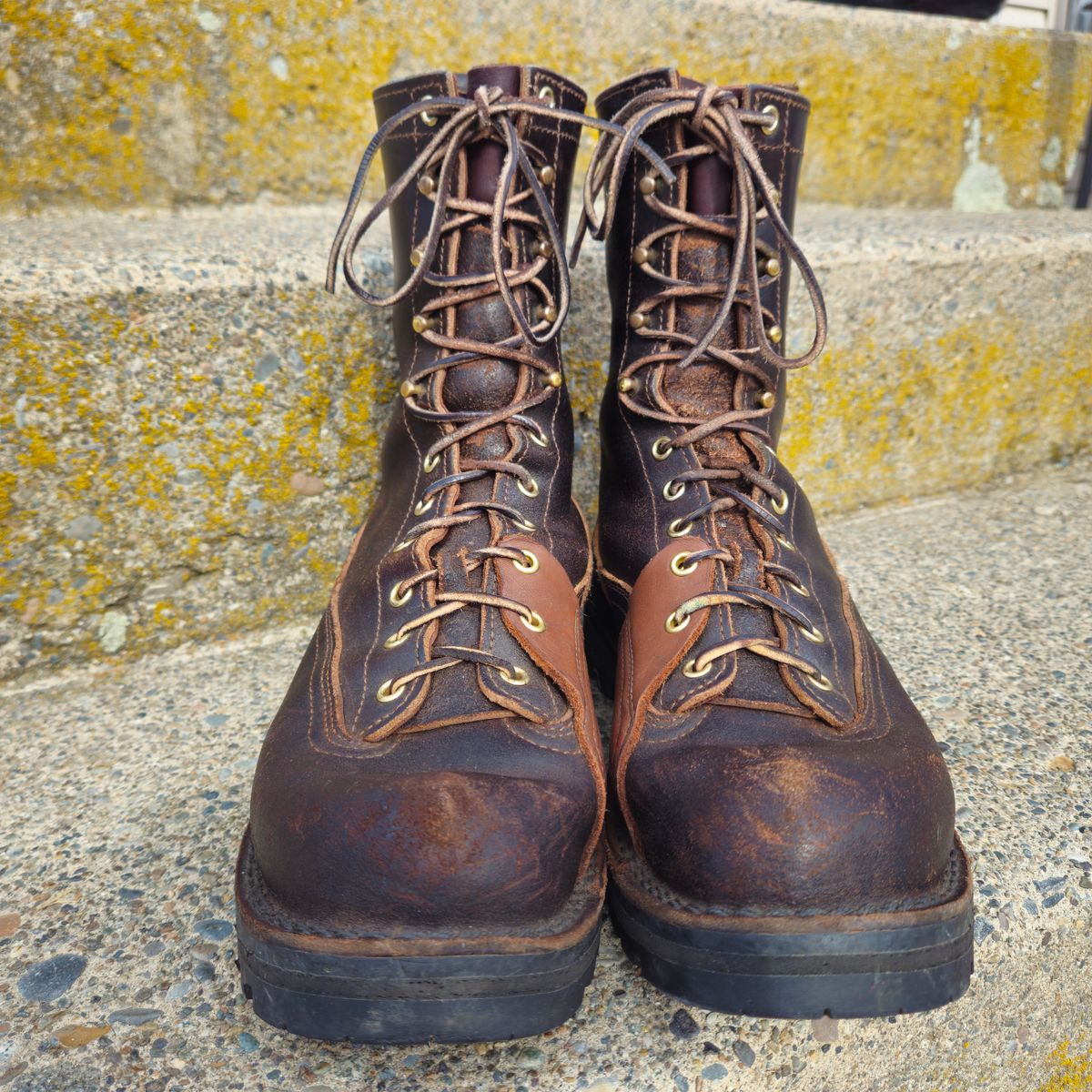 Photo by cjelliott on March 2, 2025 of the Nicks x Rose Anvil ND3 in Horween Brown Waxed Flesh & Seidel 1964 Brown.
