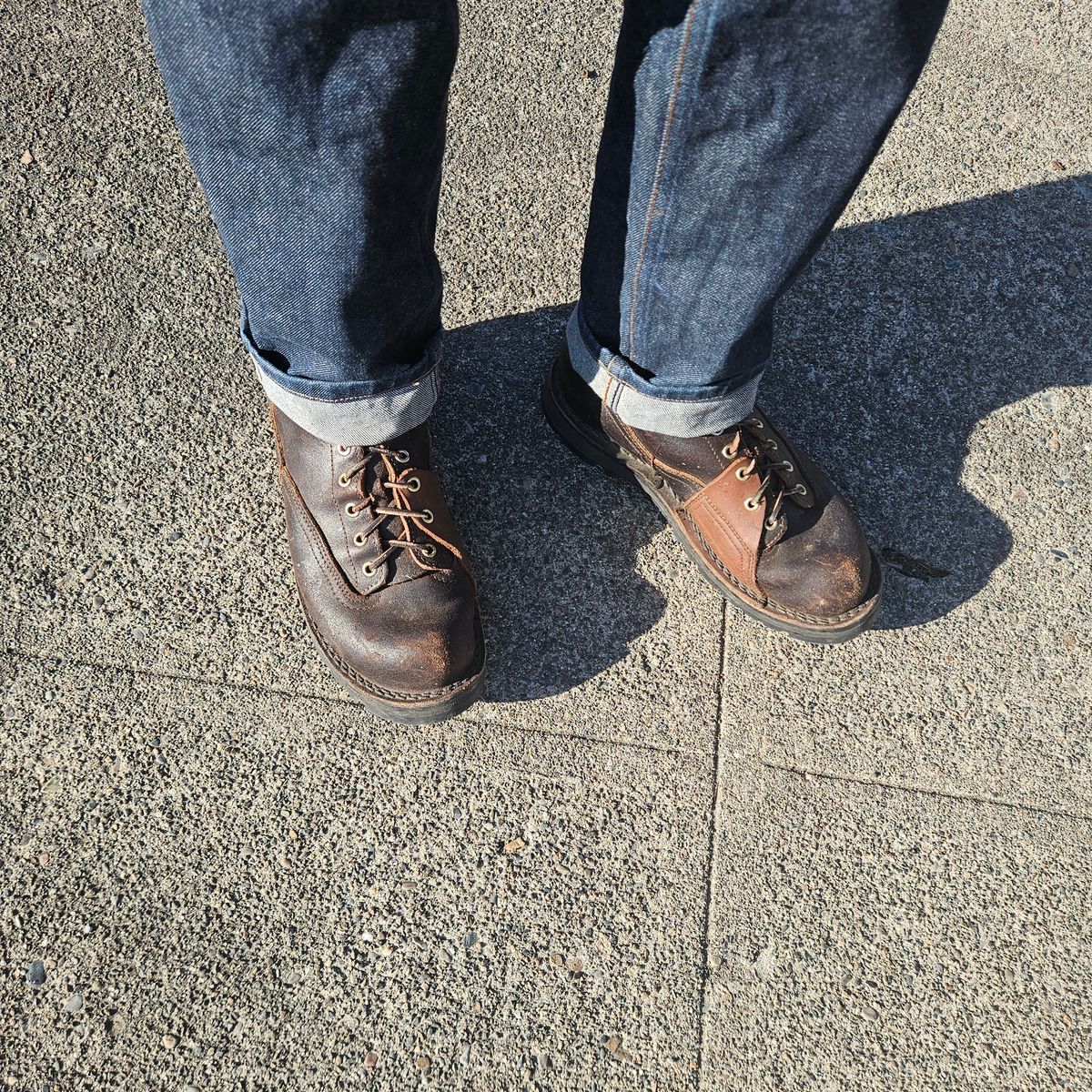 Photo by cjelliott on March 18, 2025 of the Nicks x Rose Anvil ND3 in Horween Brown Waxed Flesh & Seidel 1964 Brown.