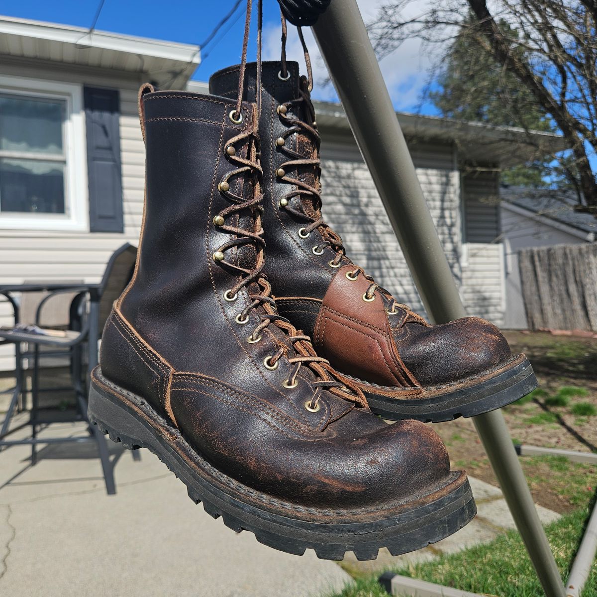 Photo by cjelliott on April 2, 2025 of the Nicks x Rose Anvil ND3 in Horween Brown Waxed Flesh & Seidel 1964 Brown.